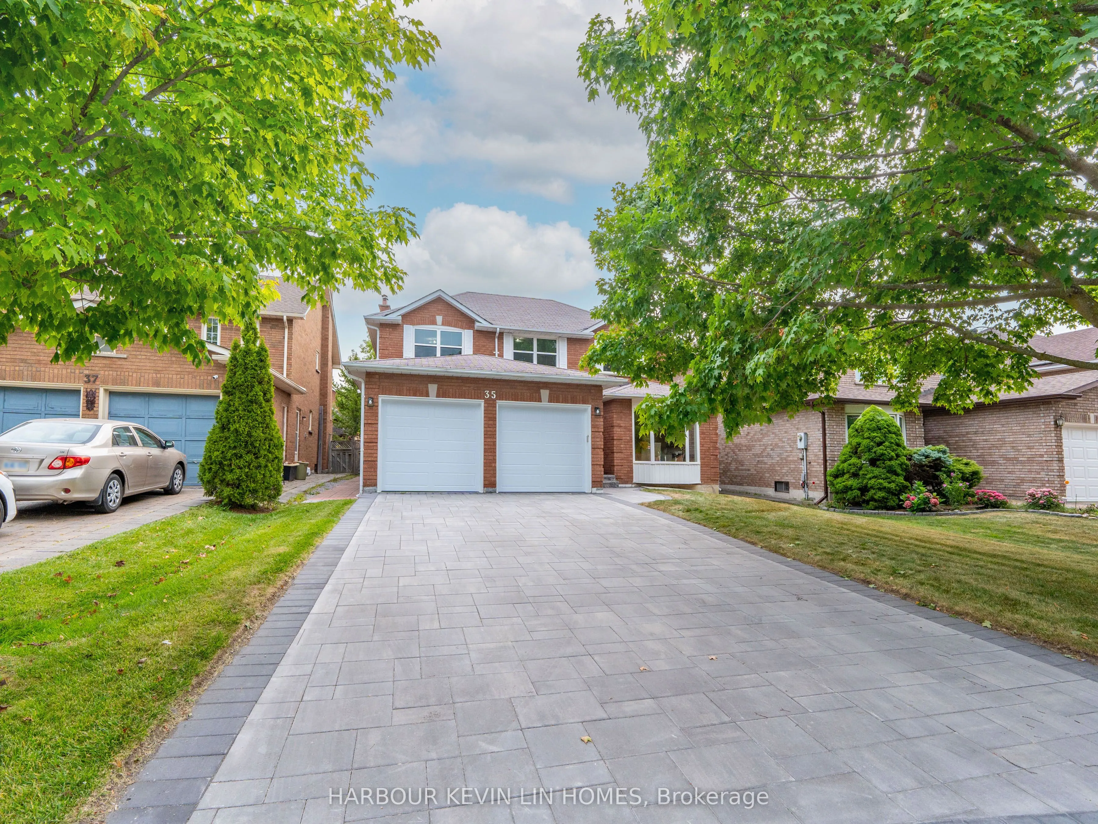 35 Lynngrove Crescent