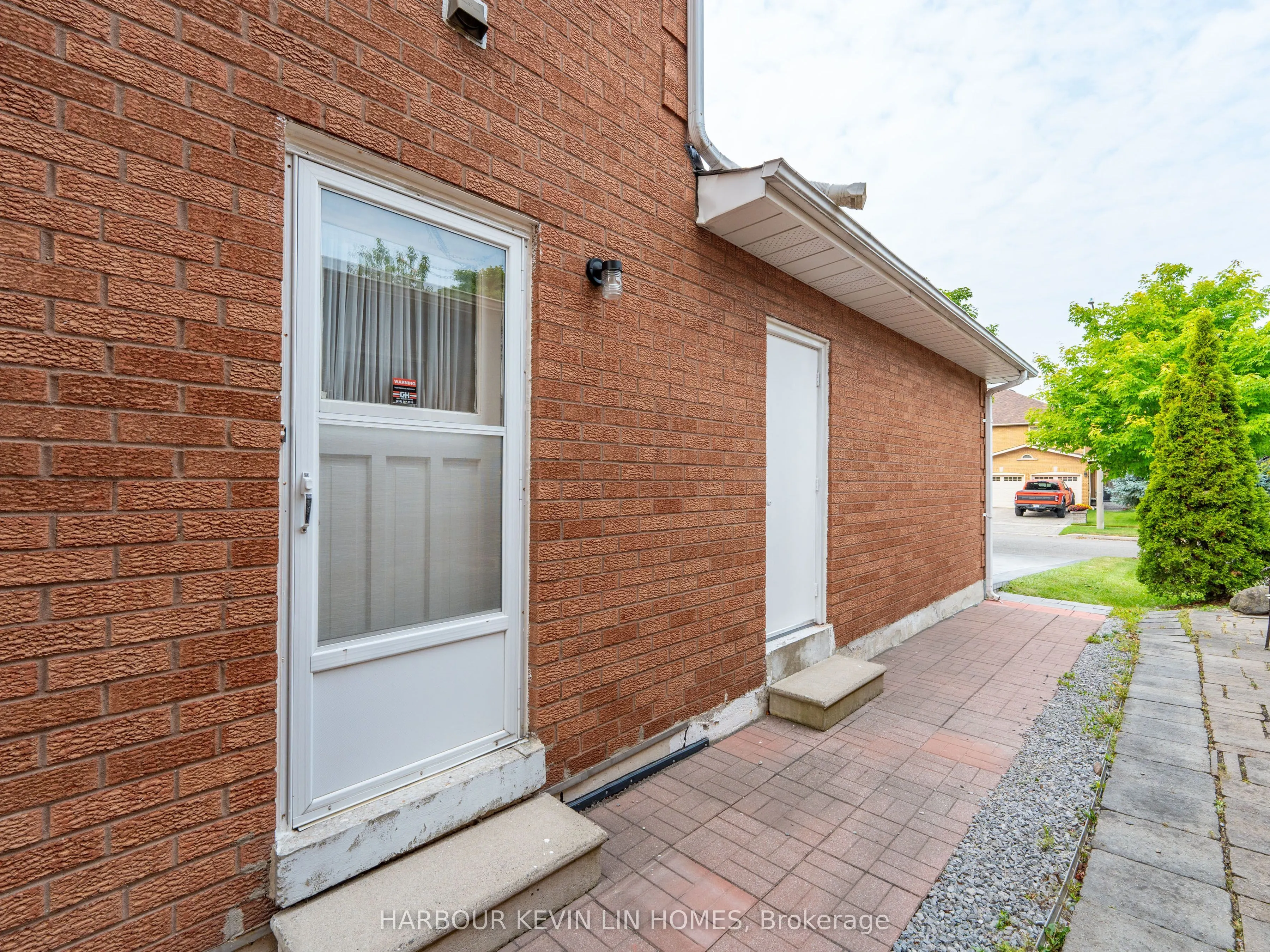 35 Lynngrove Crescent