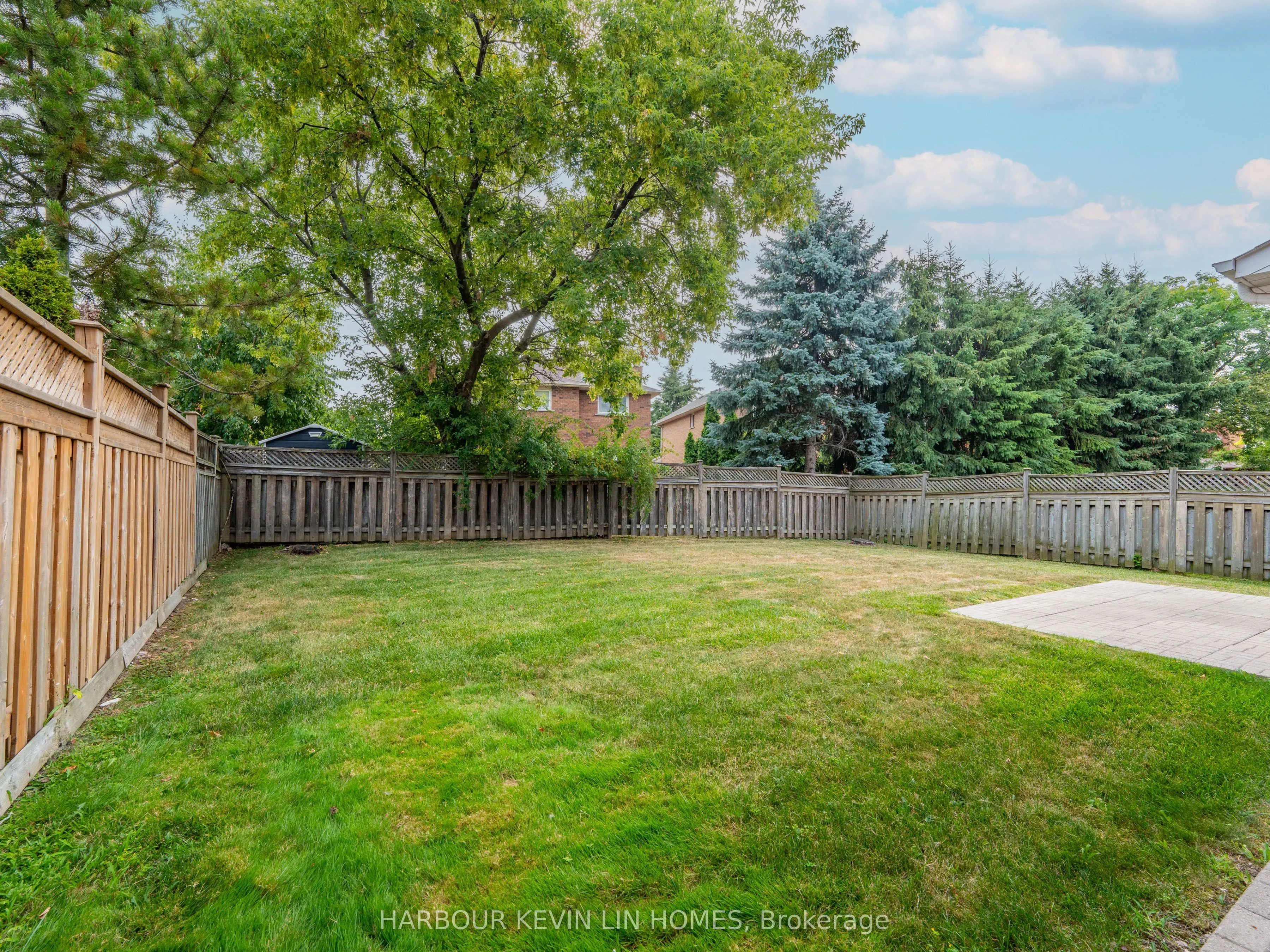35 Lynngrove Crescent