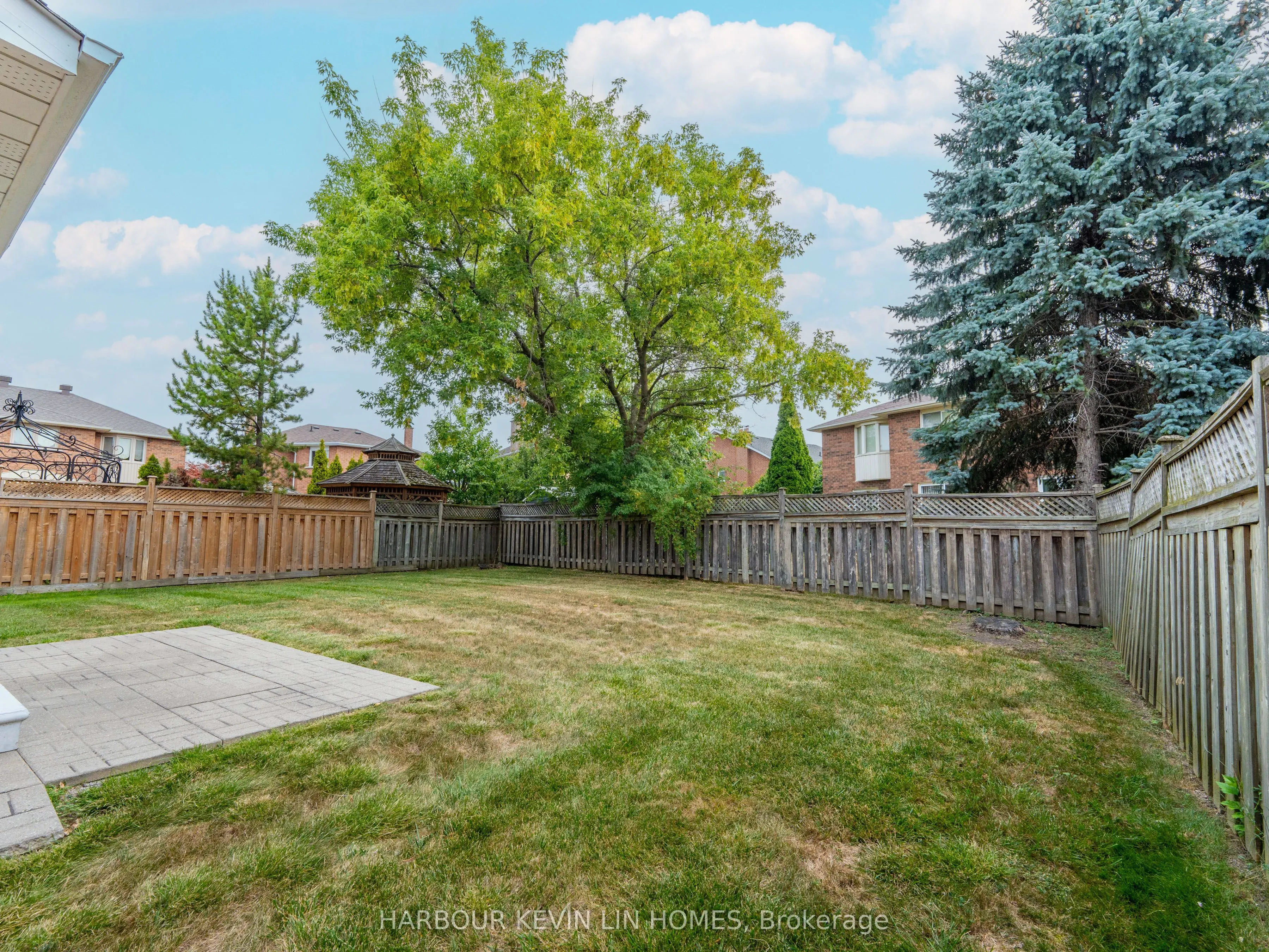 35 Lynngrove Crescent