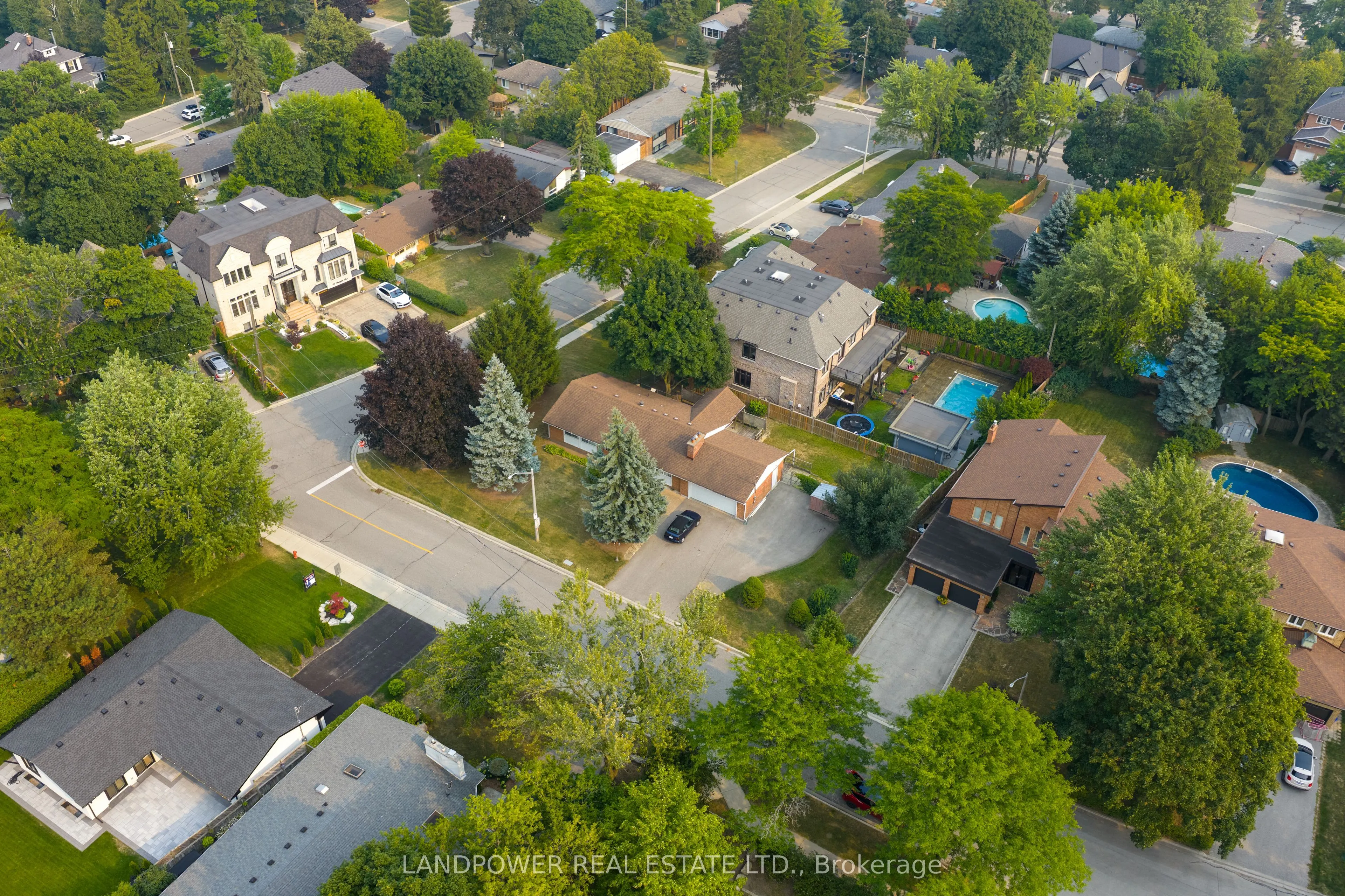 44 Starlight Crescent