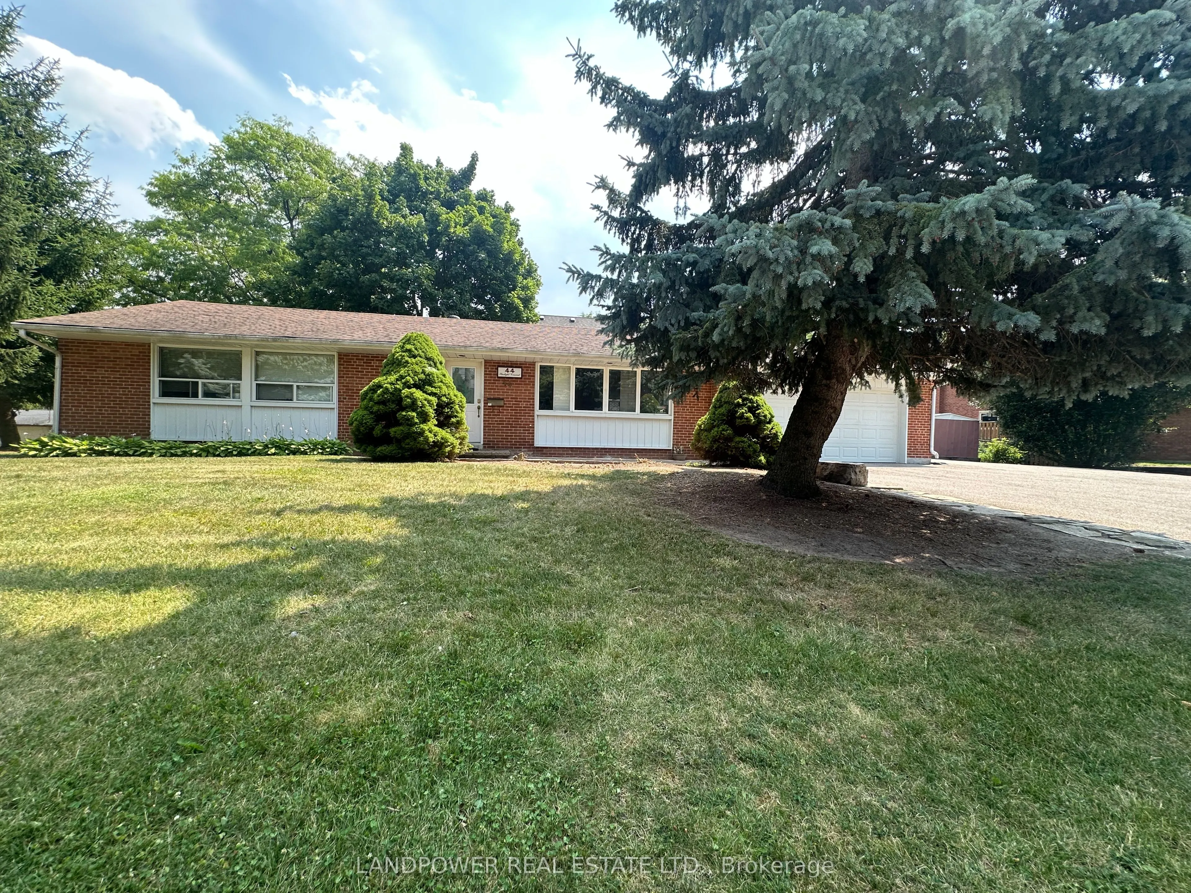 44 Starlight Crescent