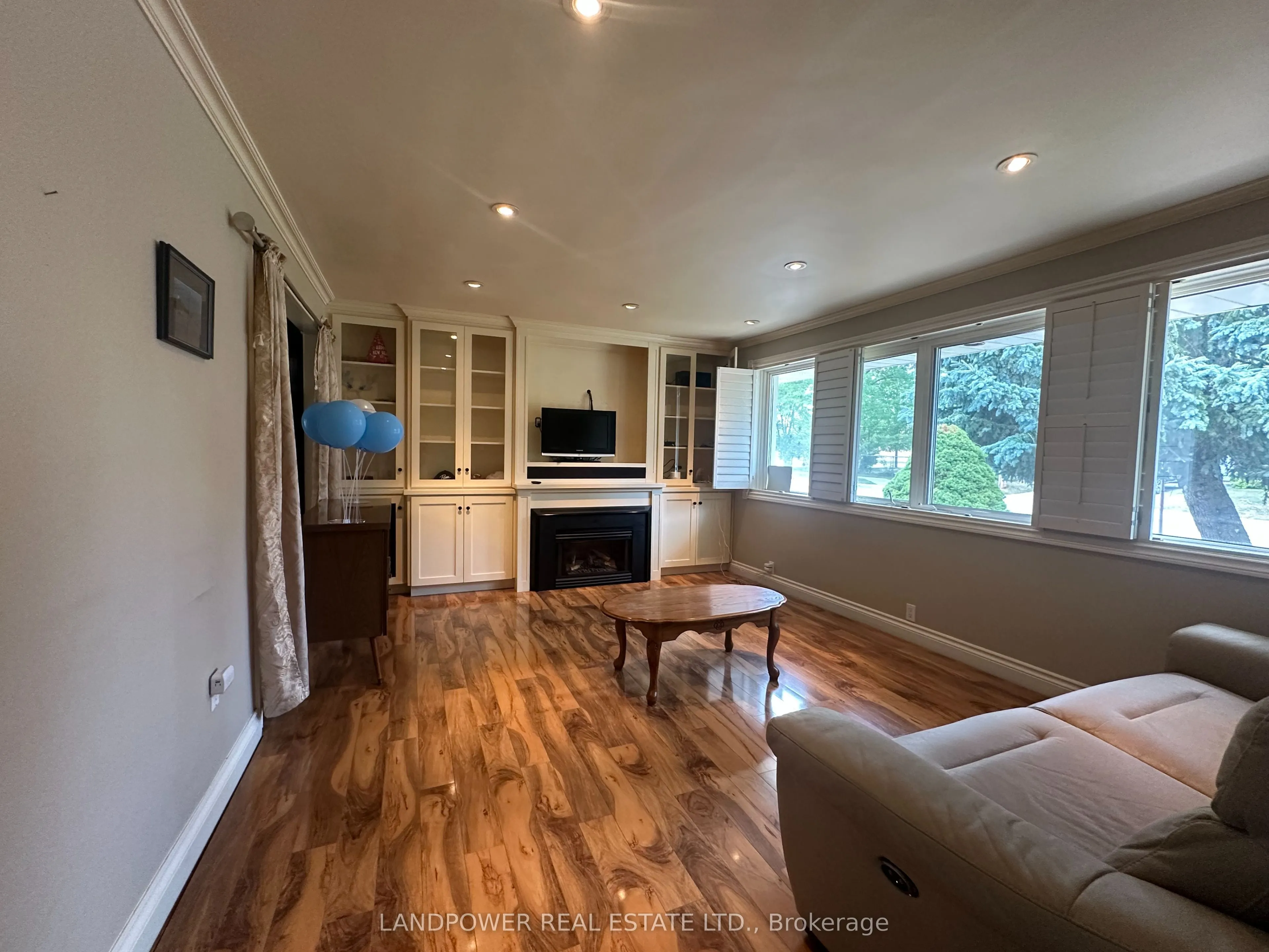 44 Starlight Crescent