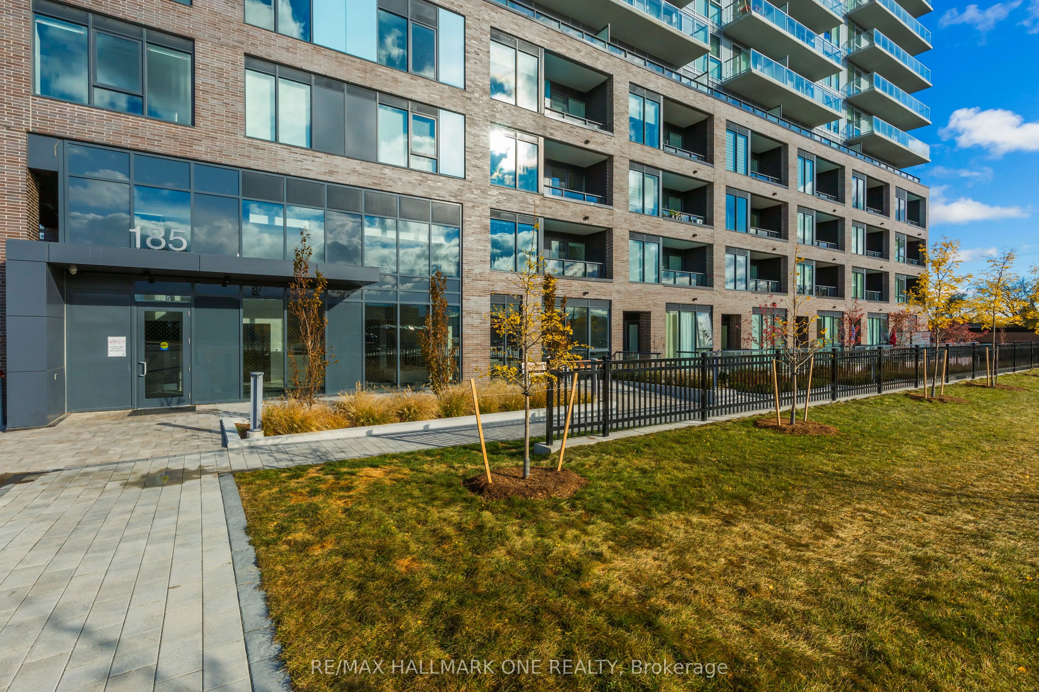 185 Deerfield Road, #904