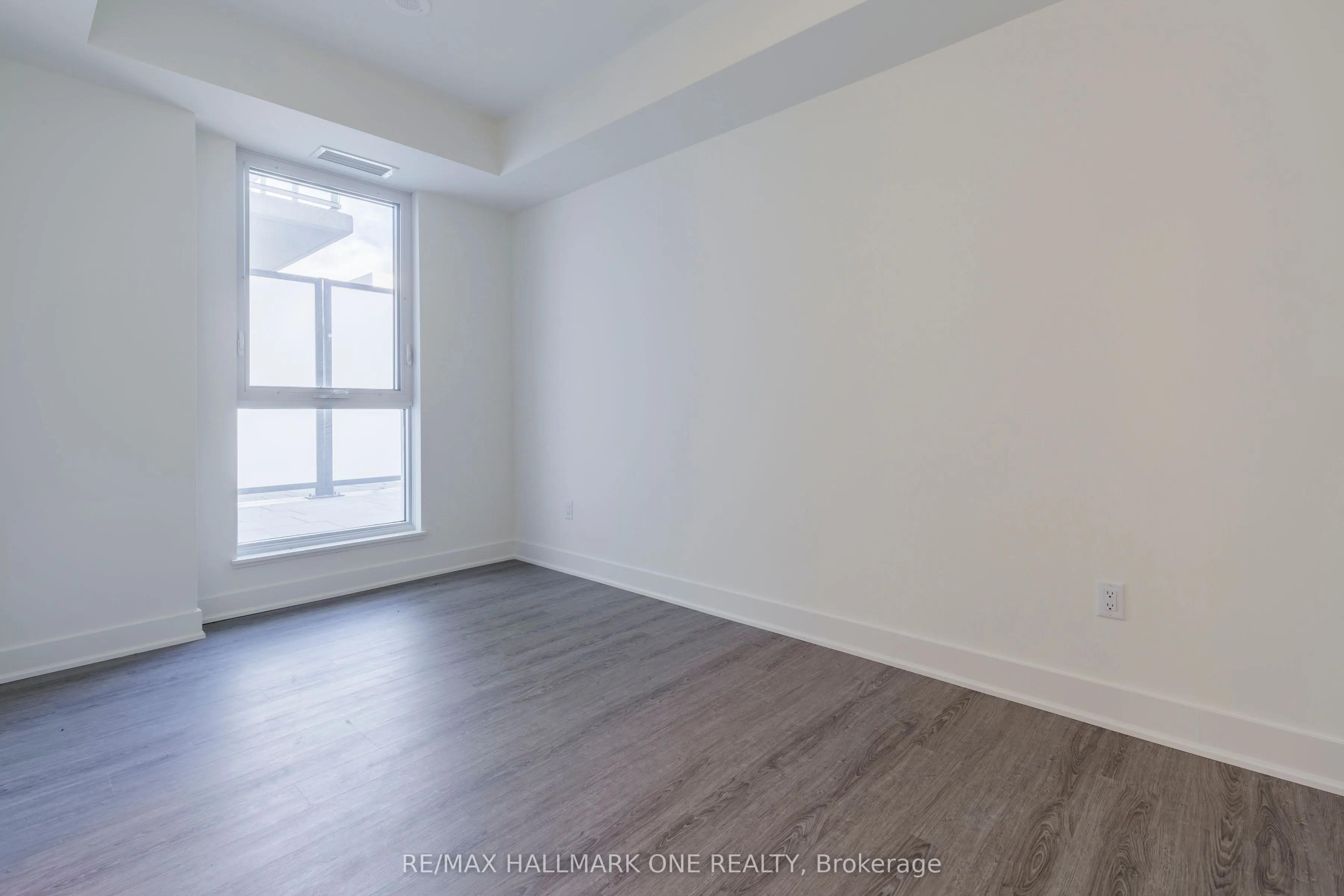 185 Deerfield Road, #904