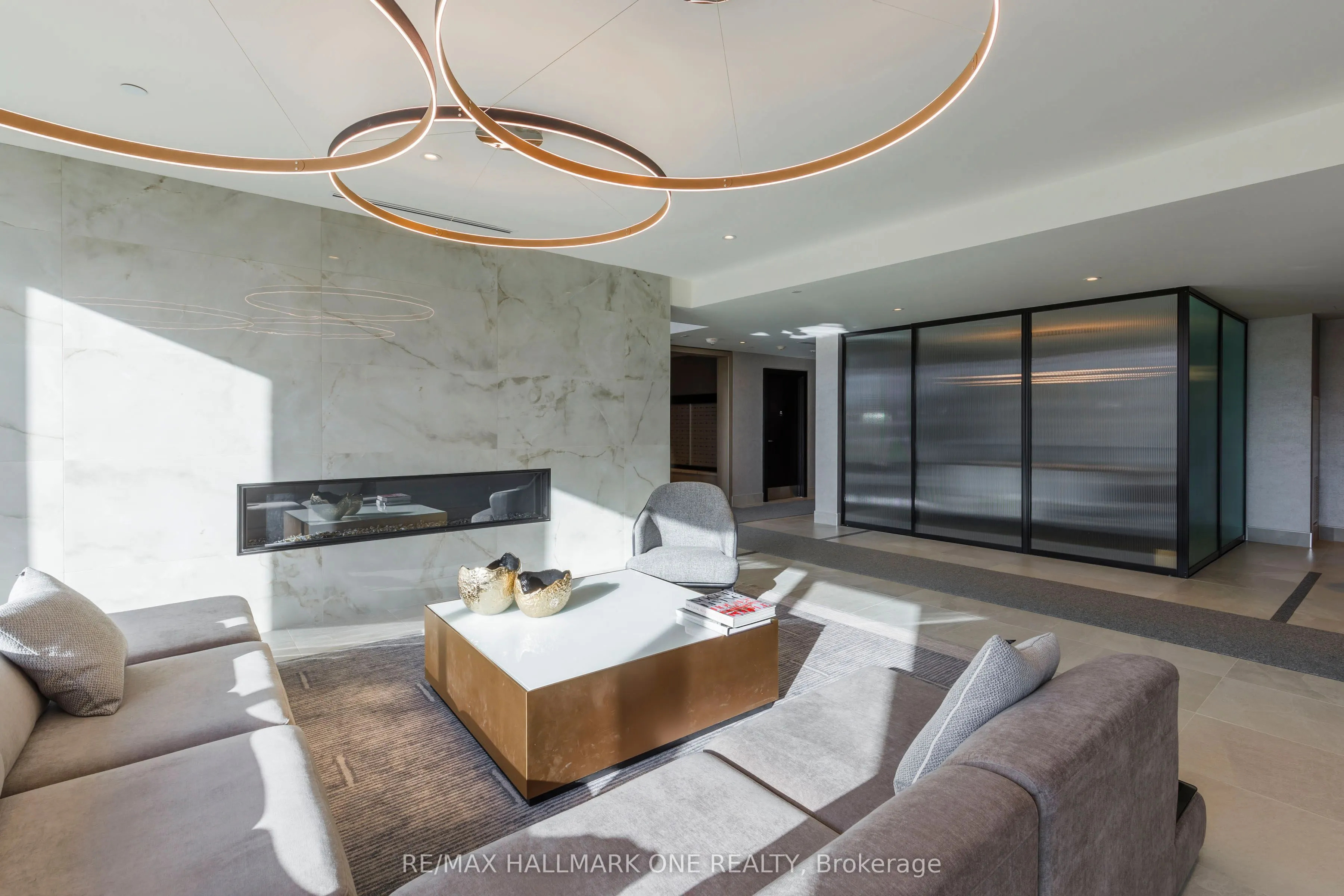 185 Deerfield Road, #904