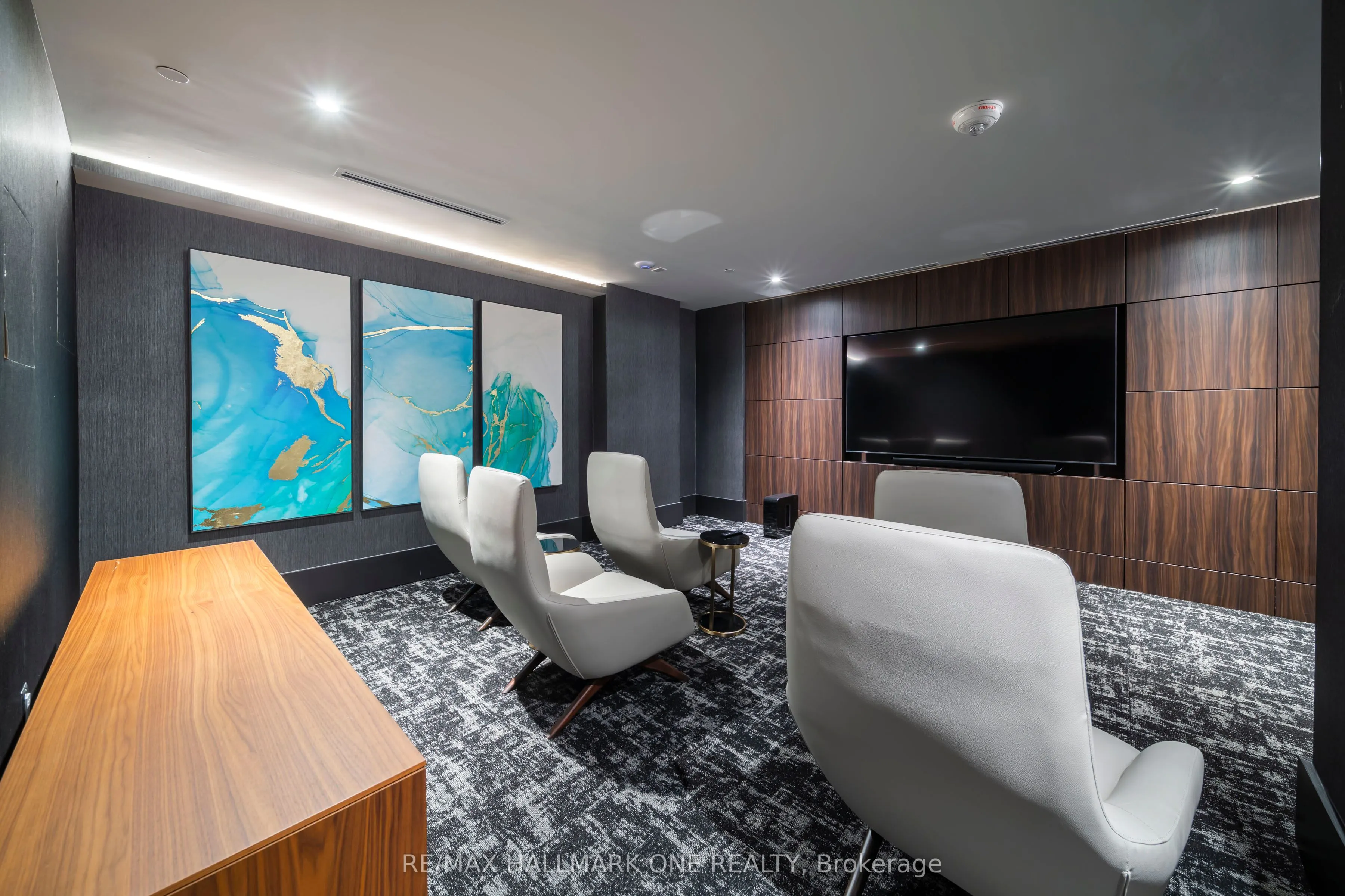 185 Deerfield Road, #904
