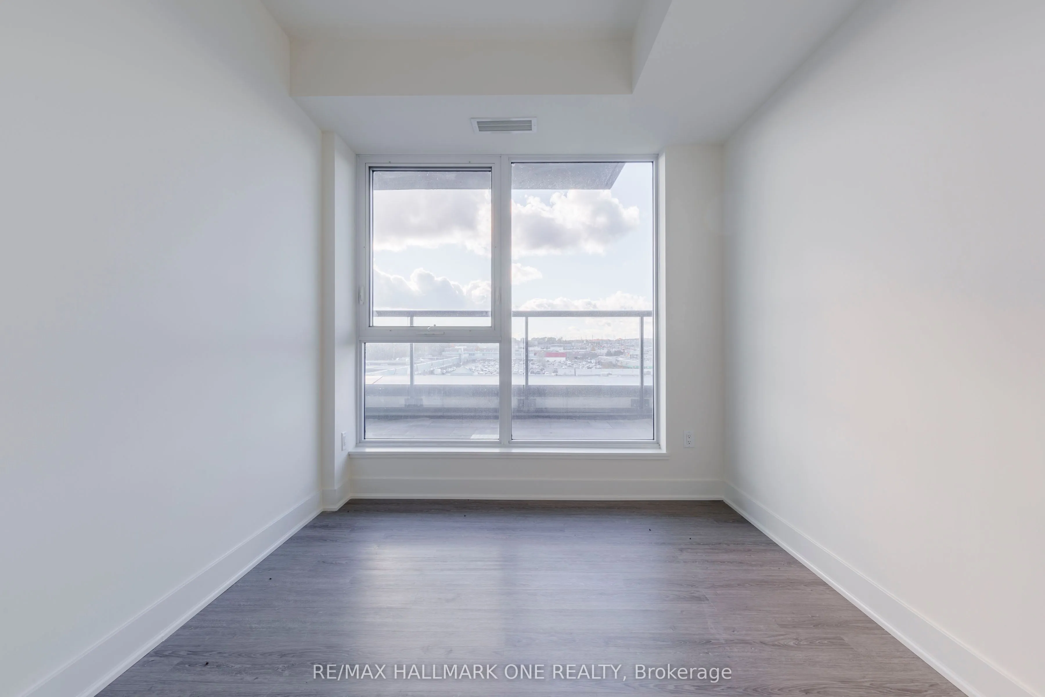 185 Deerfield Road, #904