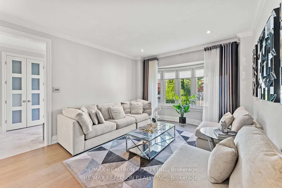 90 Savoy Crescent