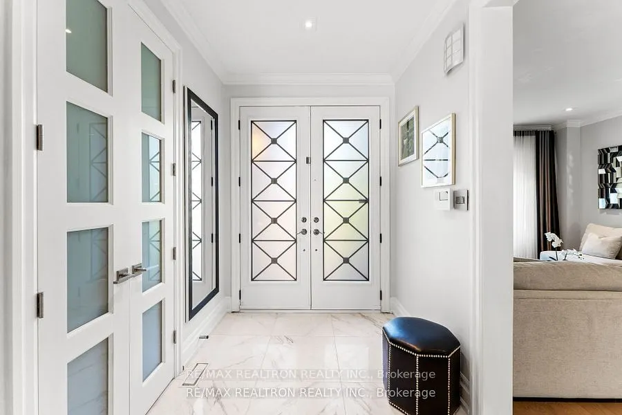 90 Savoy Crescent