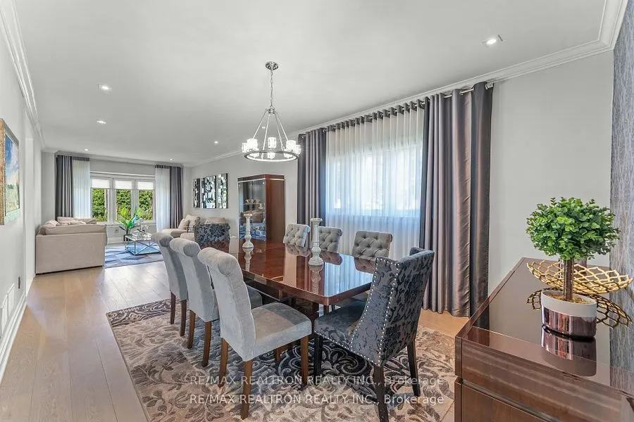 90 Savoy Crescent