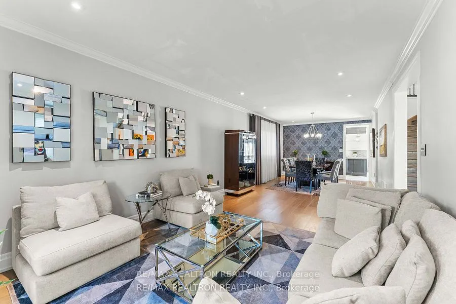 90 Savoy Crescent