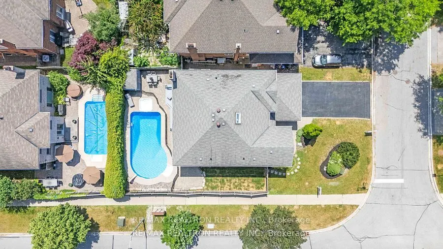 90 Savoy Crescent