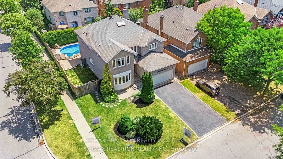 90 Savoy Crescent