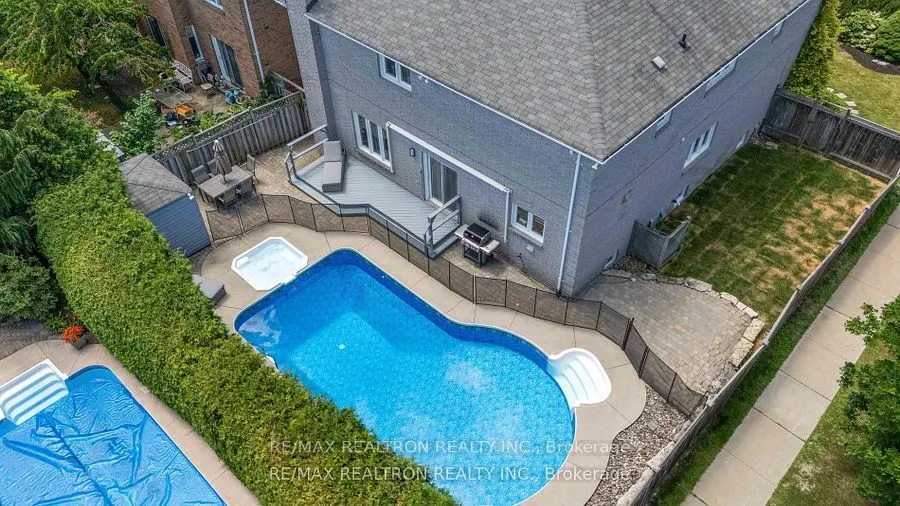 90 Savoy Crescent