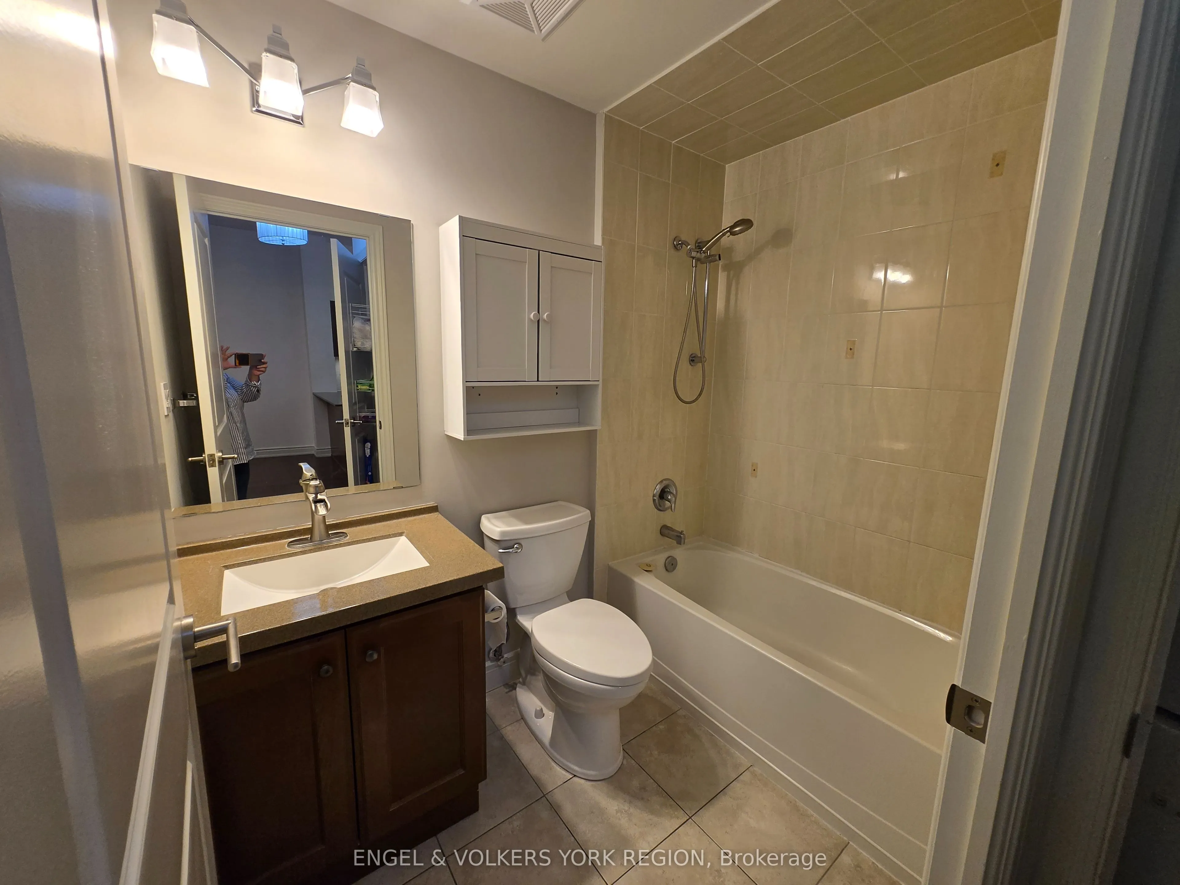 281 Woodbridge Avenue, #106