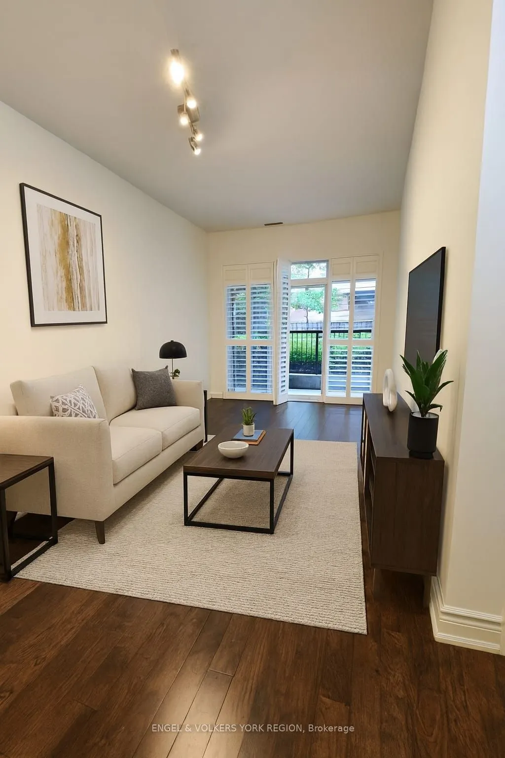 281 Woodbridge Avenue, #106