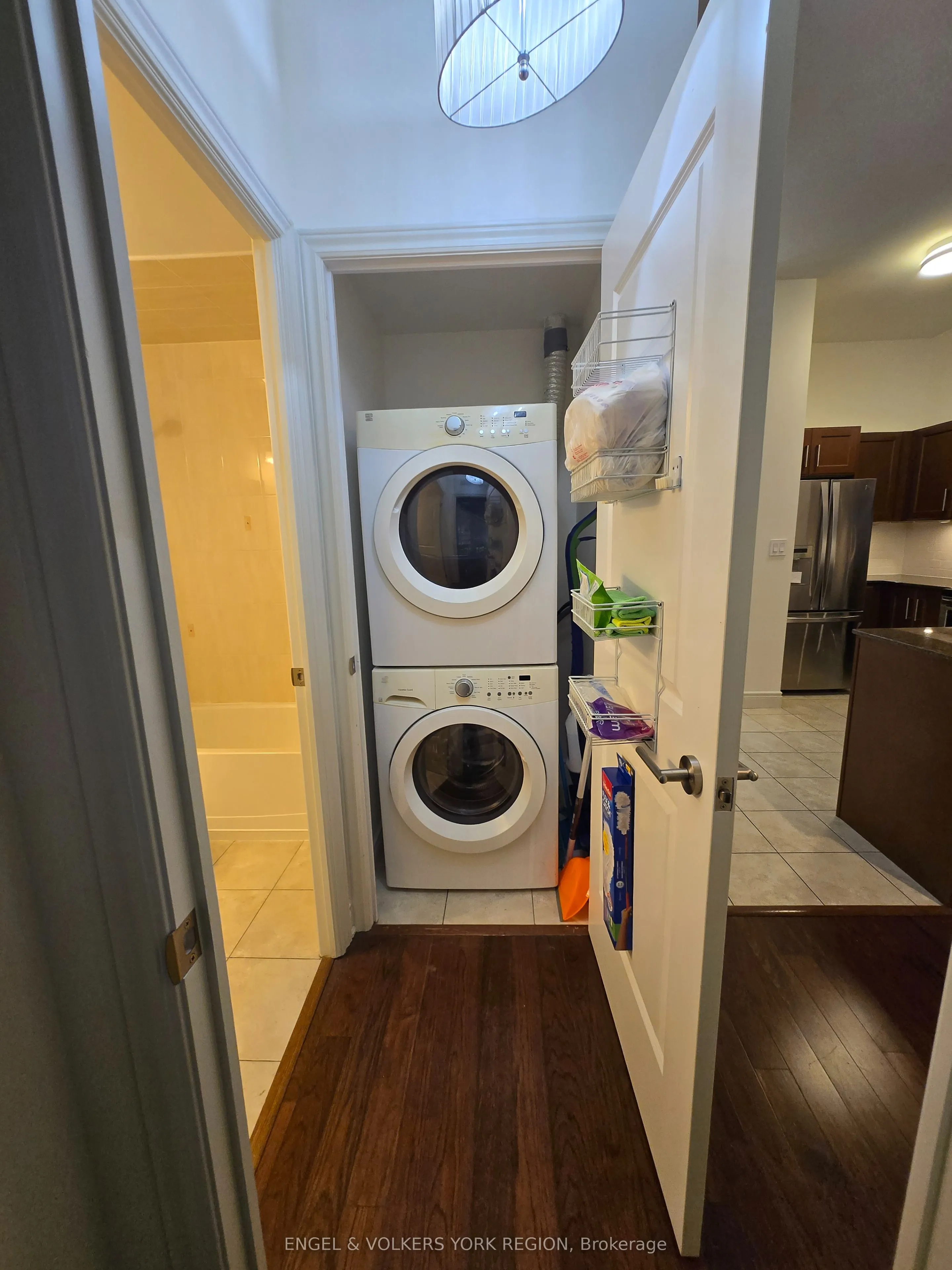 281 Woodbridge Avenue, #106