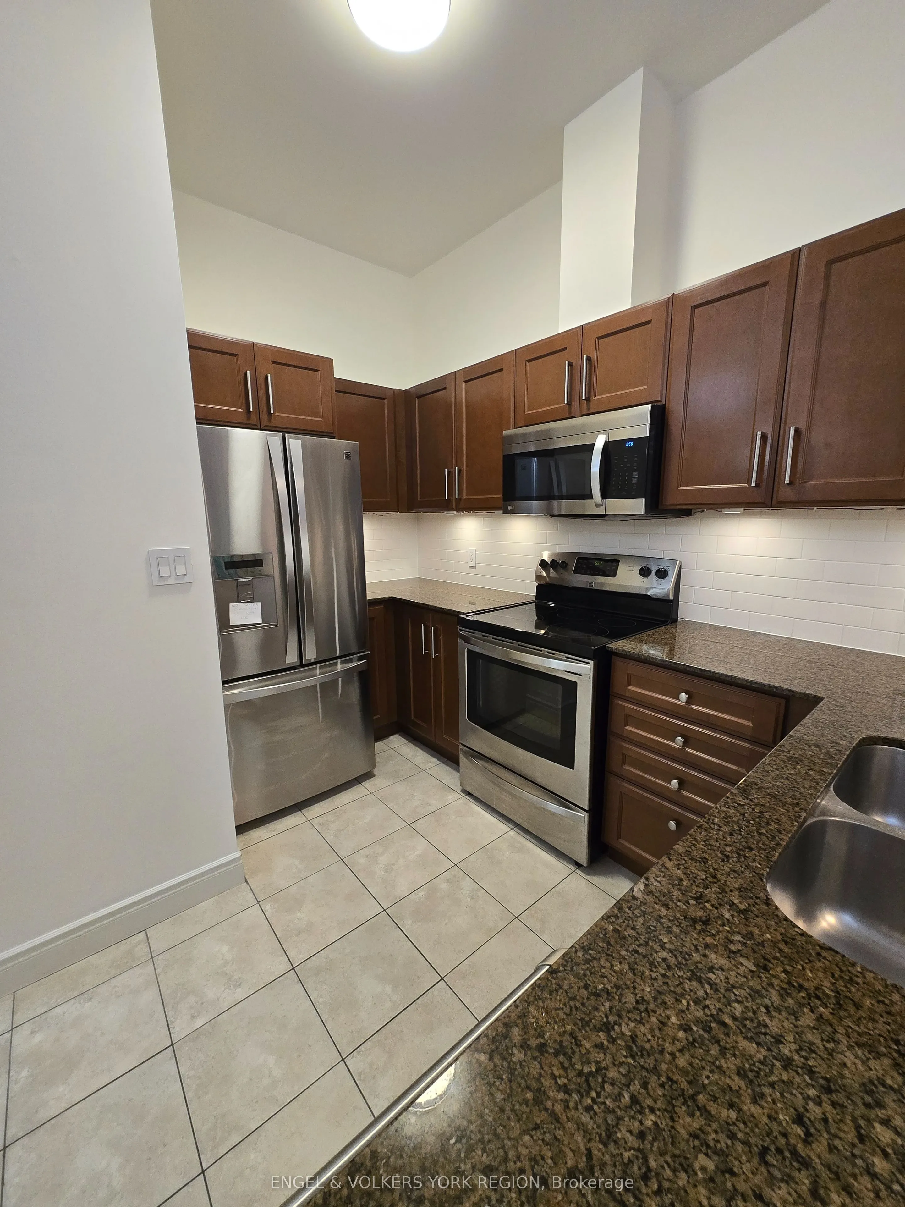 281 Woodbridge Avenue, #106