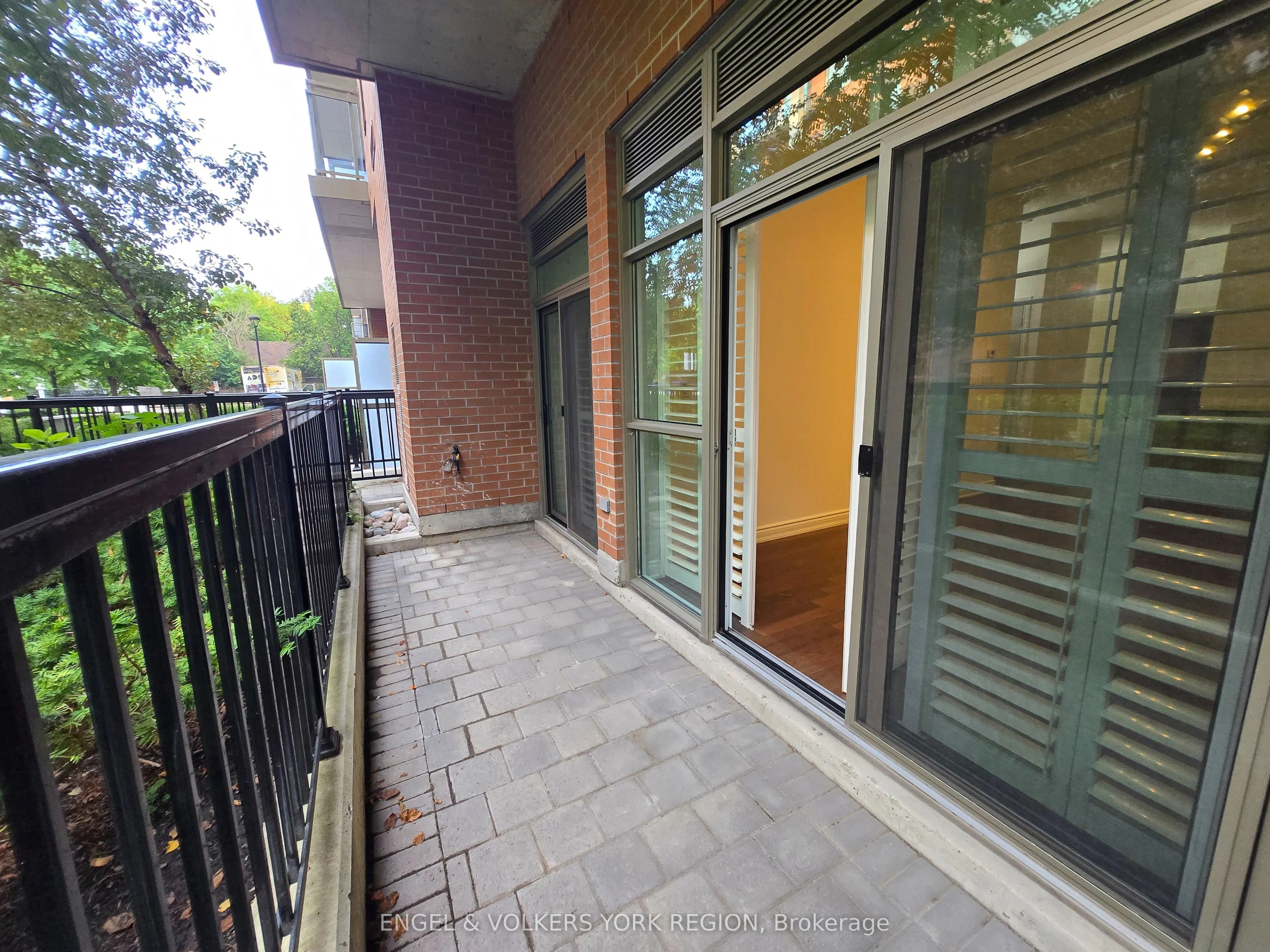 281 Woodbridge Avenue, #106