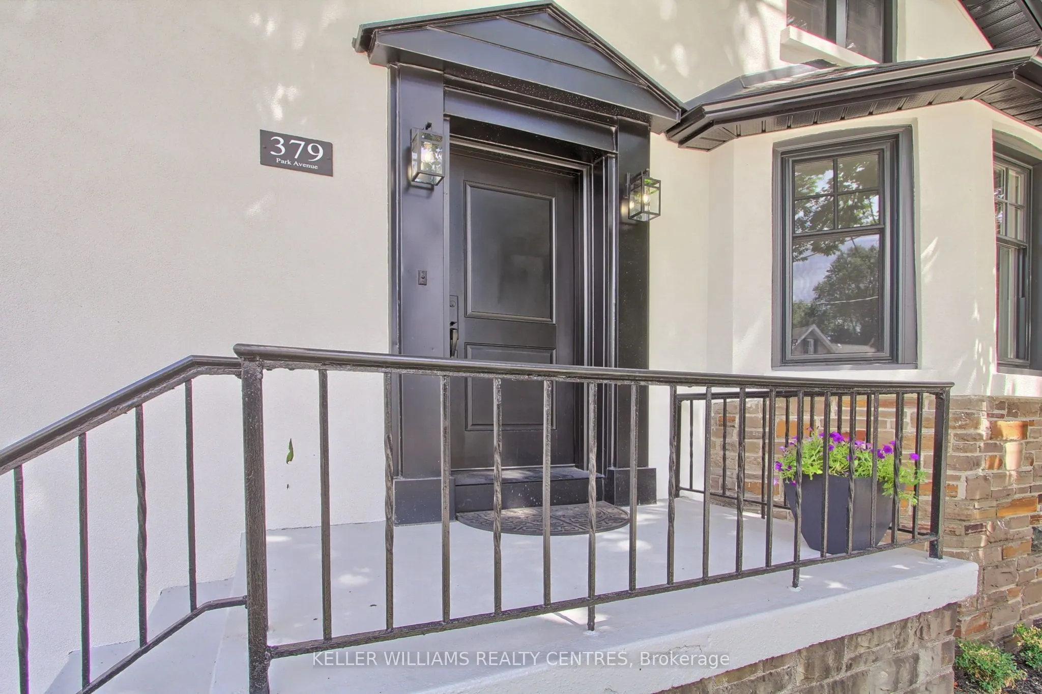 379 Park Avenue