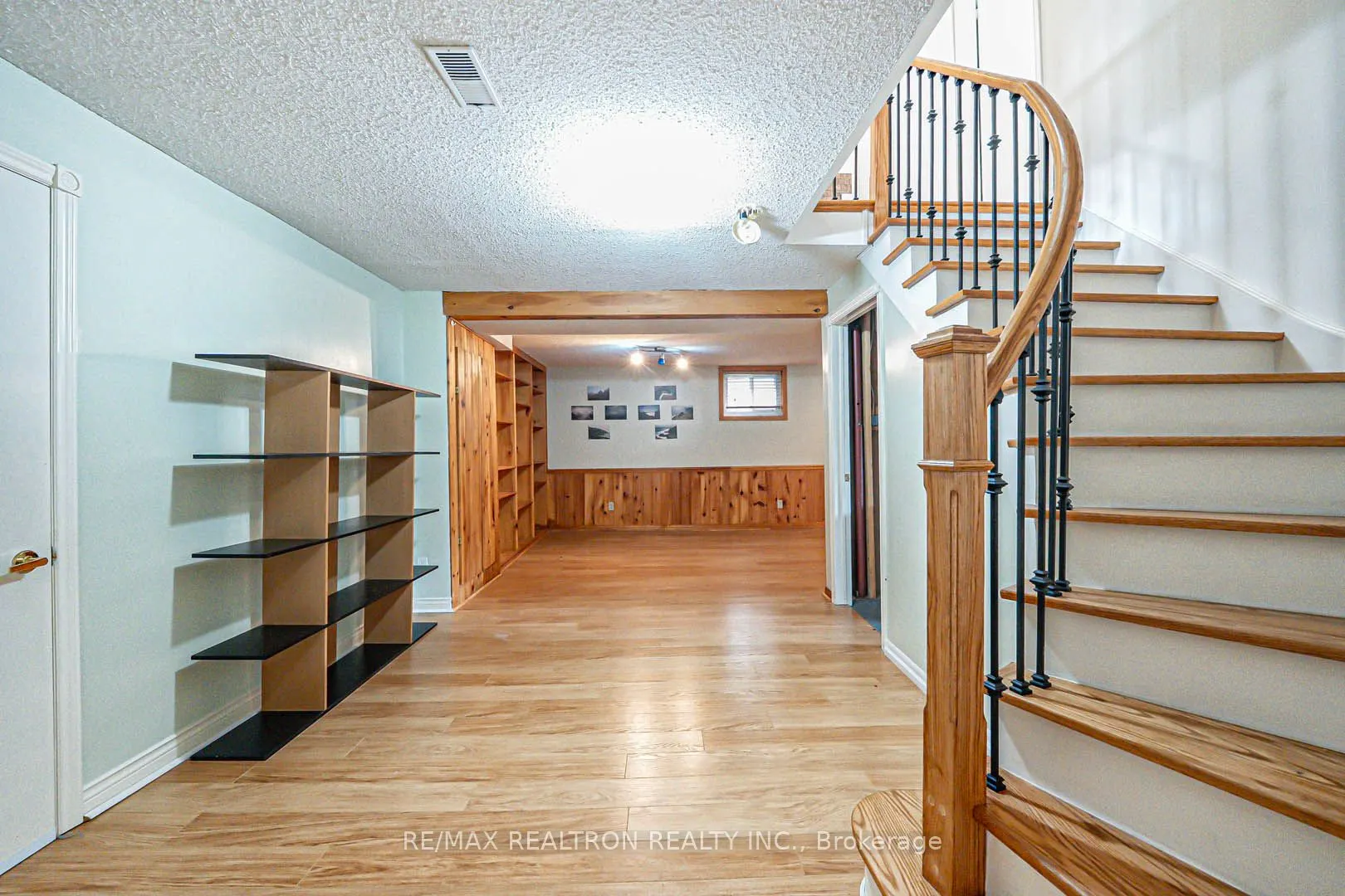 53 Leighland Drive