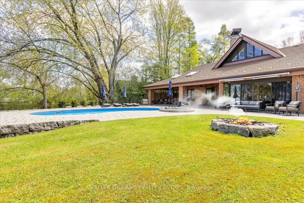 700 Lake Drive N