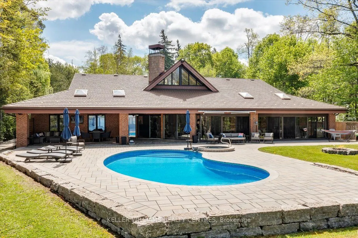 700 Lake Drive N