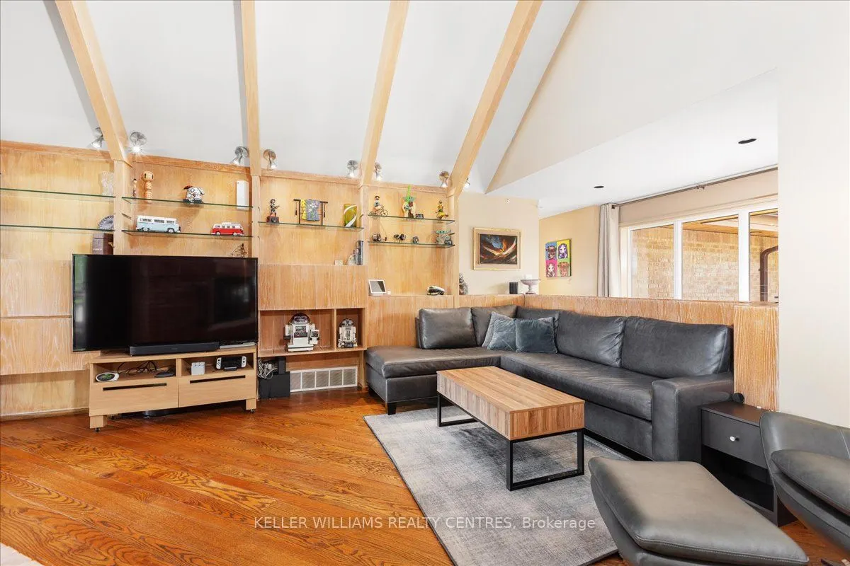 700 Lake Drive N