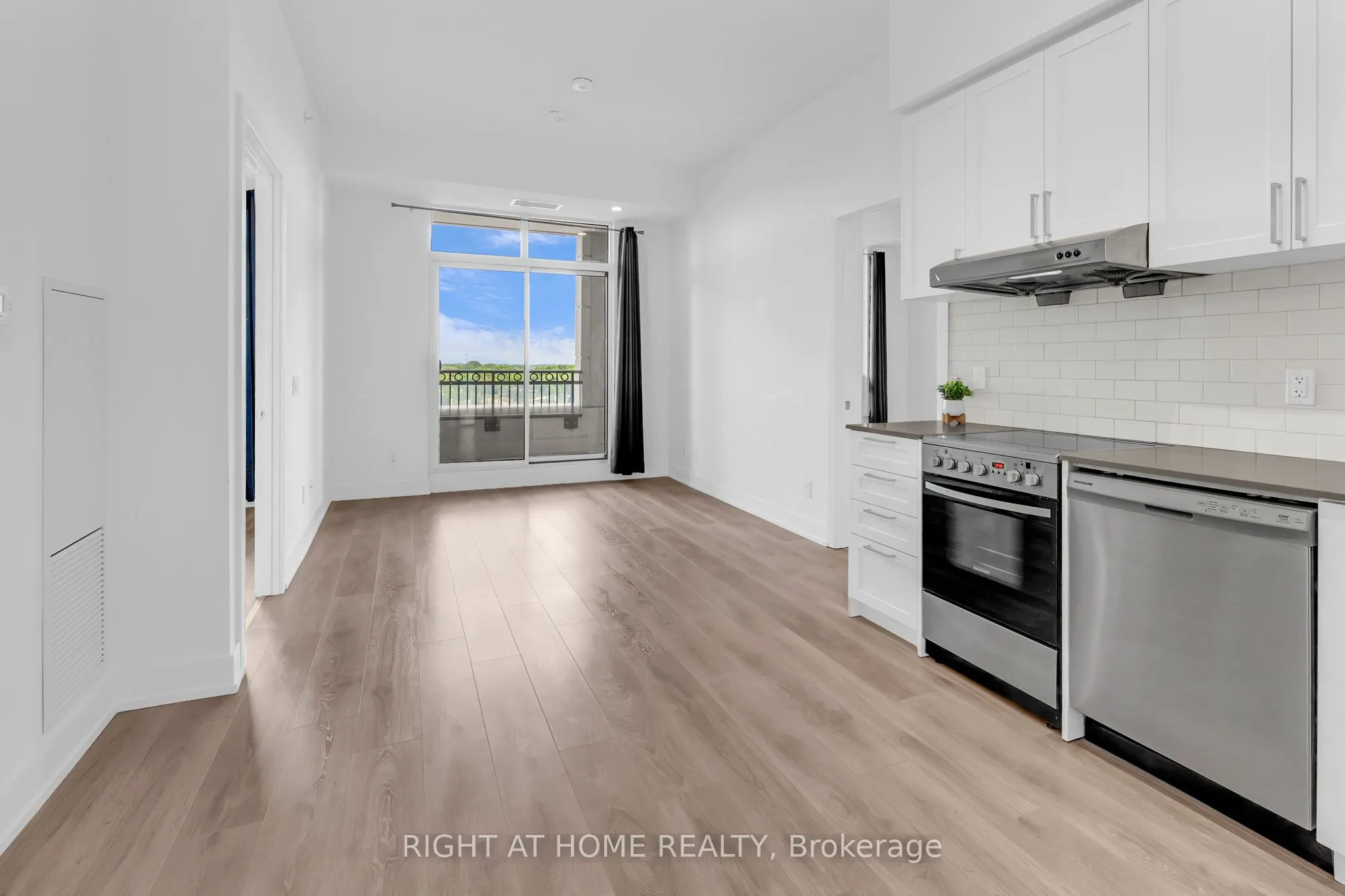 278 Buchanan Drive, #807E
