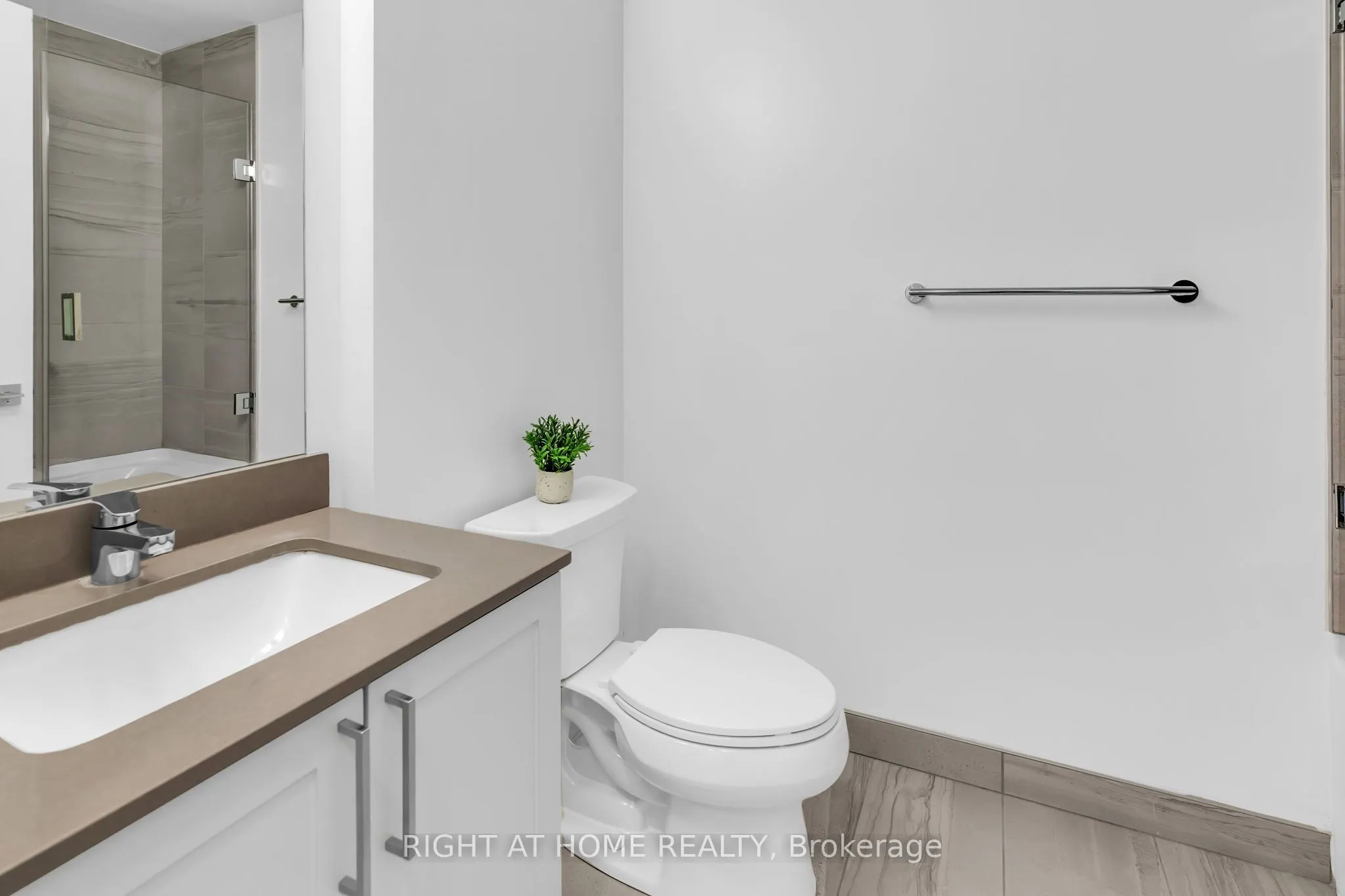278 Buchanan Drive, #807E