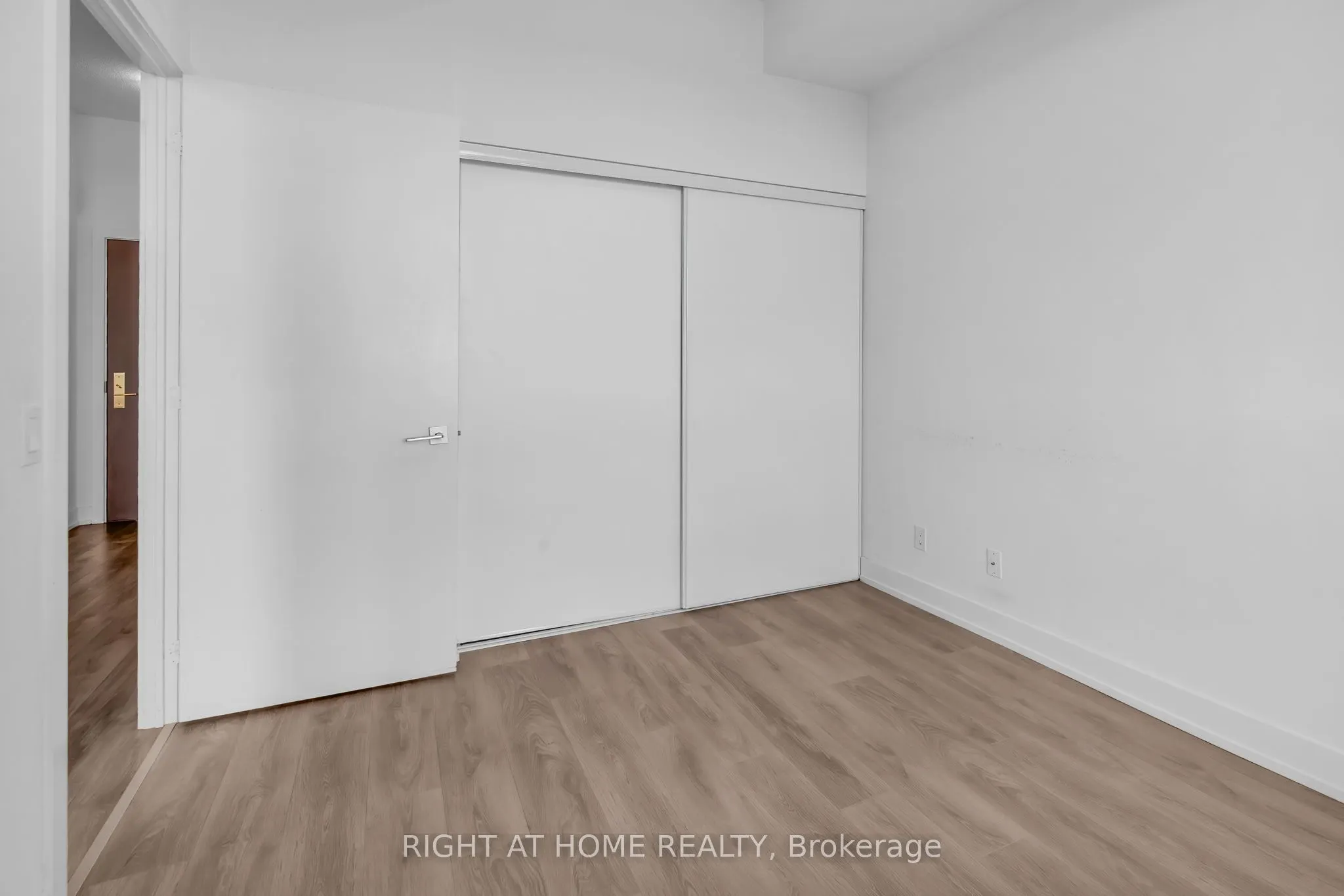 278 Buchanan Drive, #807E