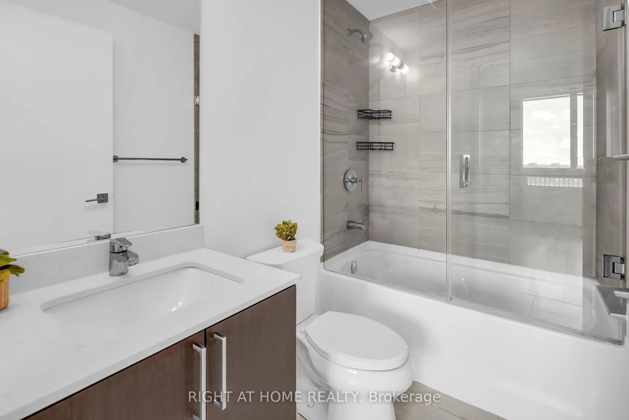 278 Buchanan Drive, #807E