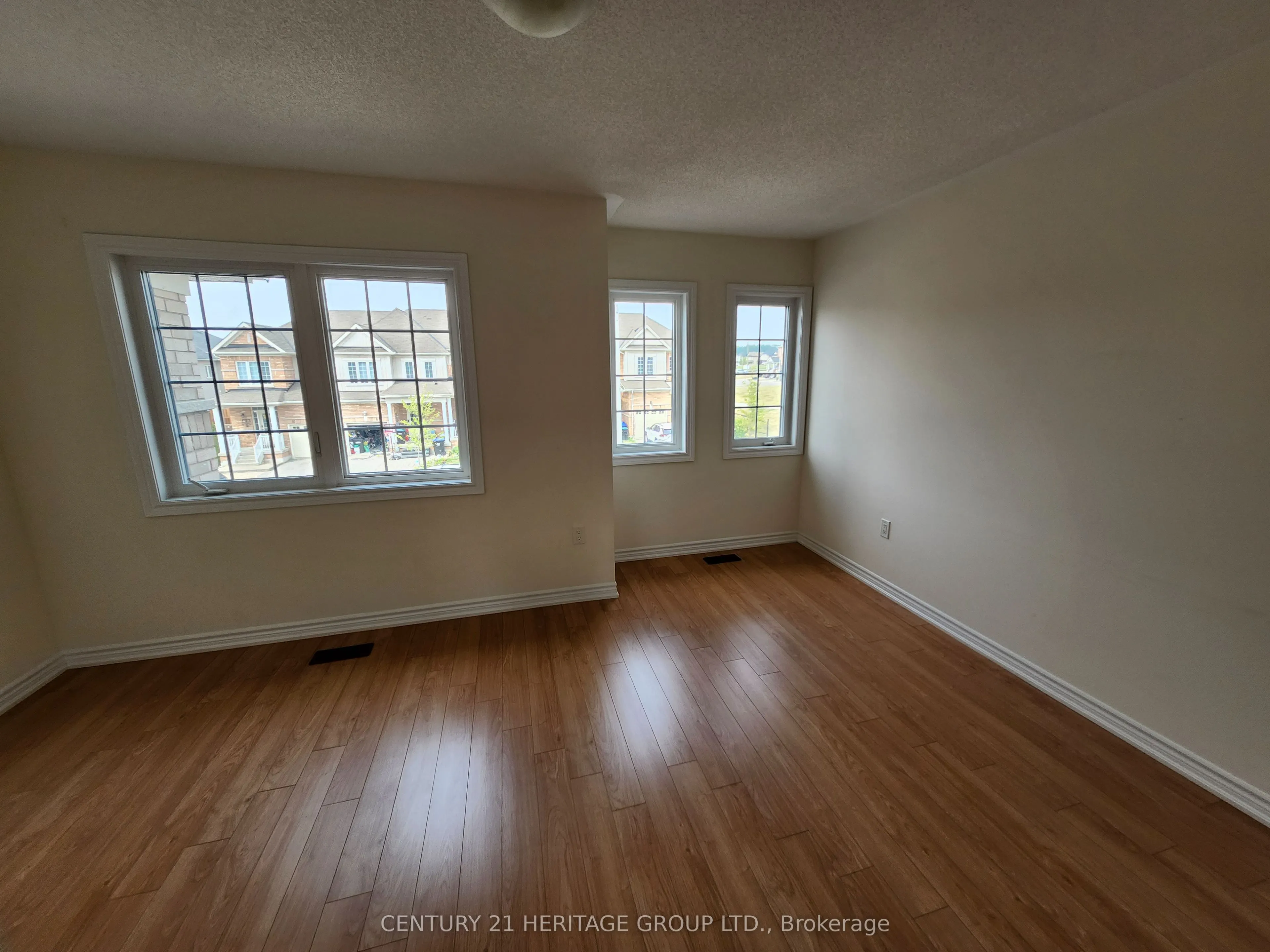 5 Daniele Crescent