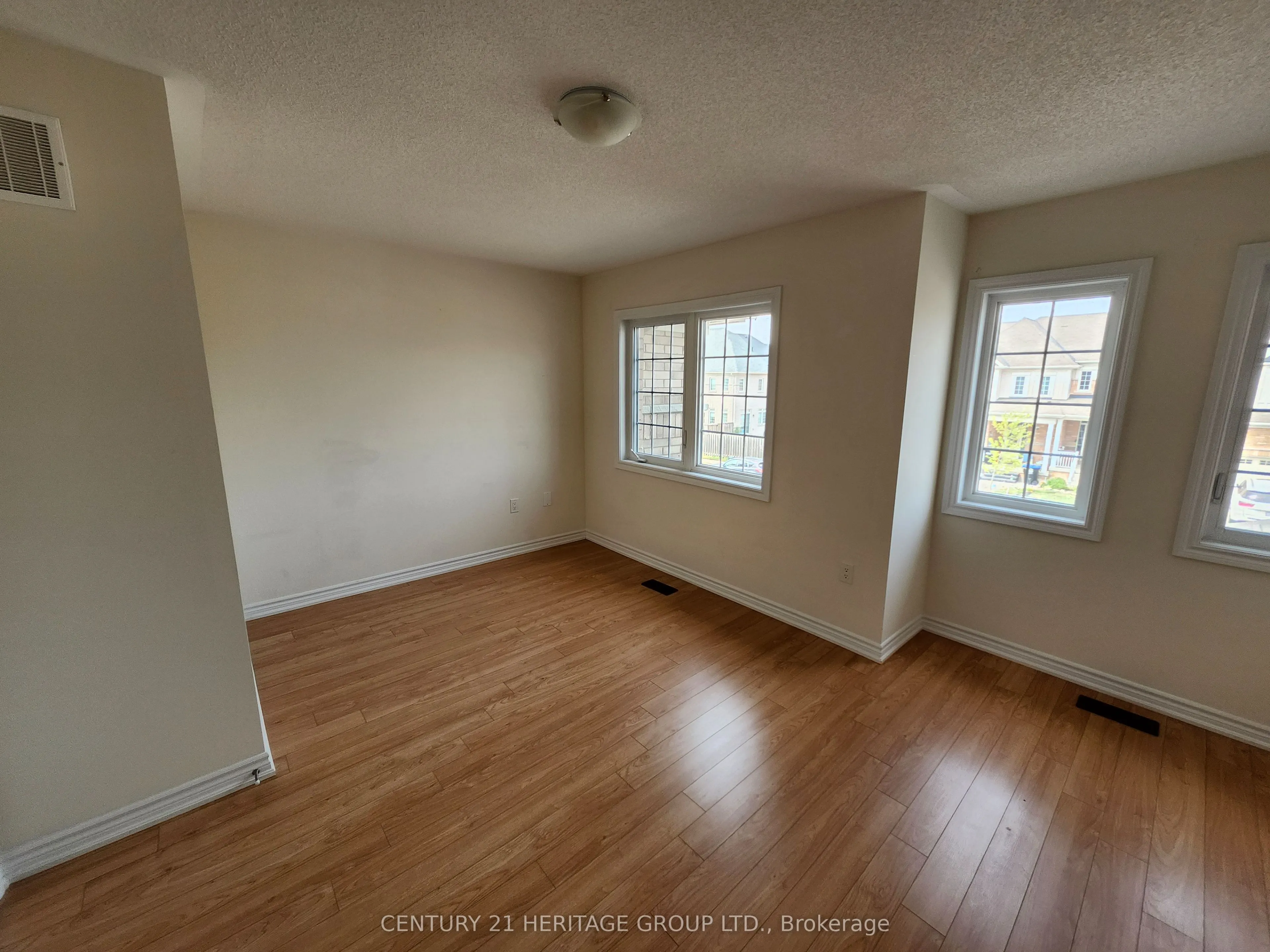 5 Daniele Crescent