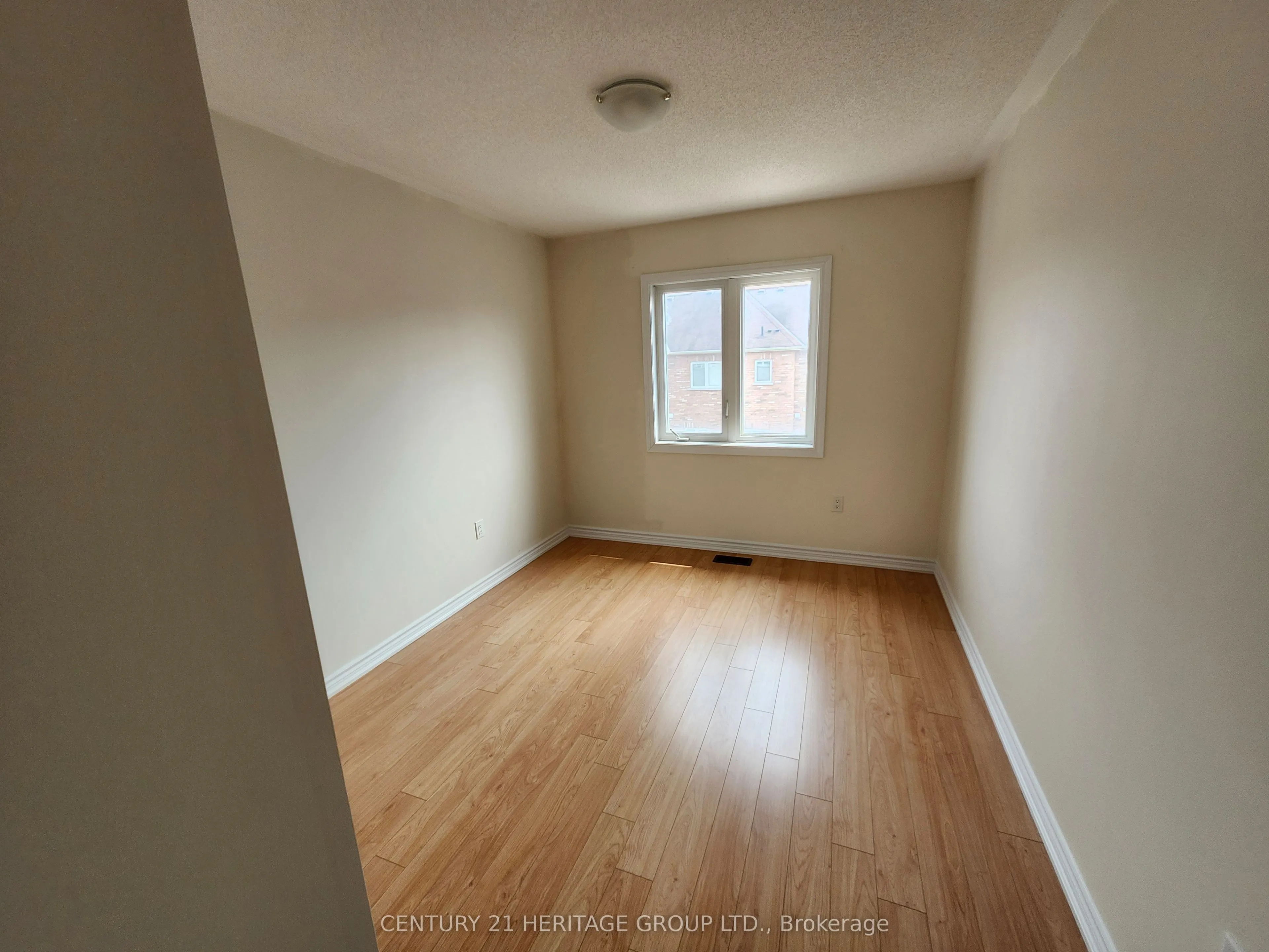 5 Daniele Crescent