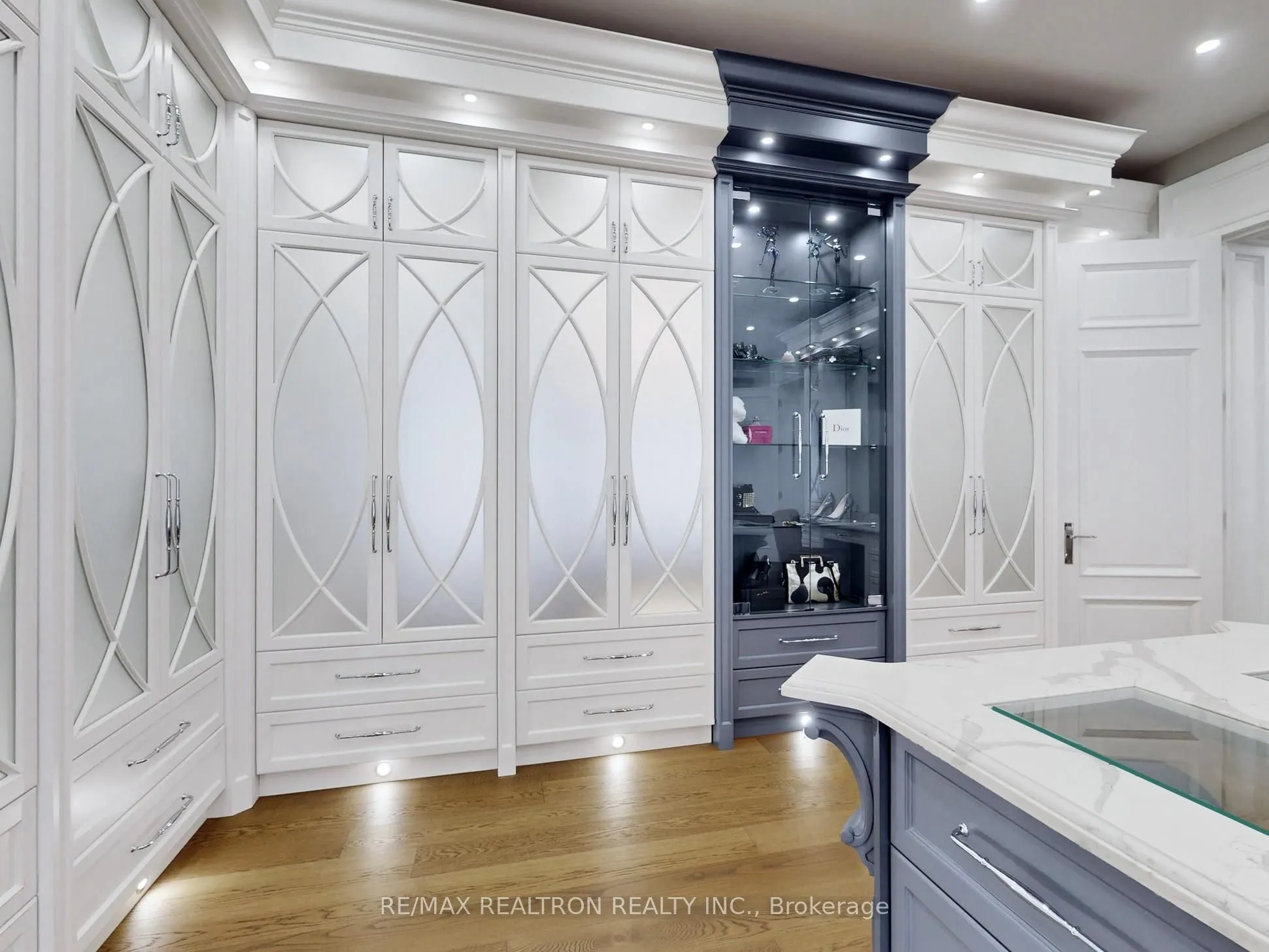 14358 Bathurst Street