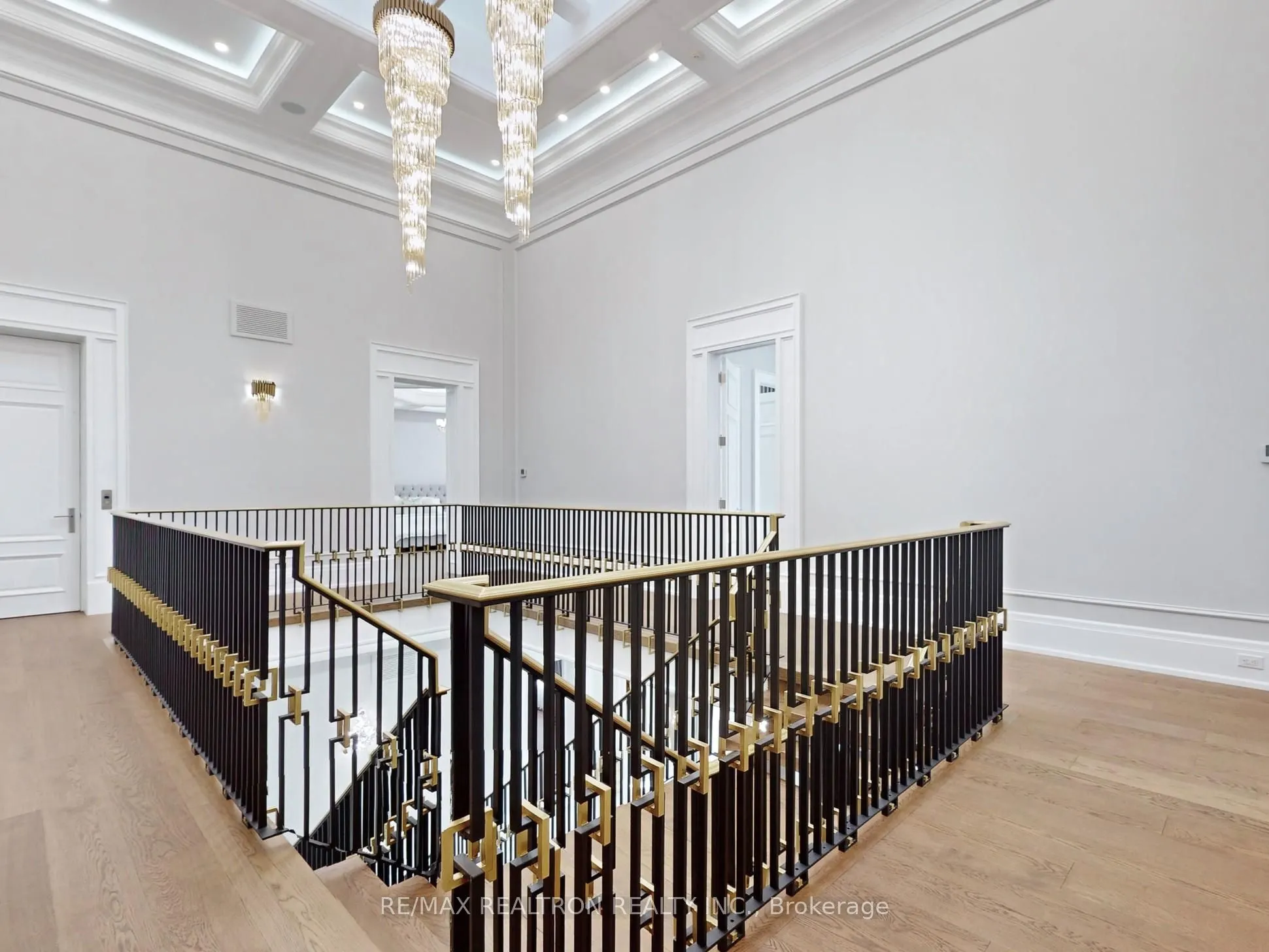 14358 Bathurst Street