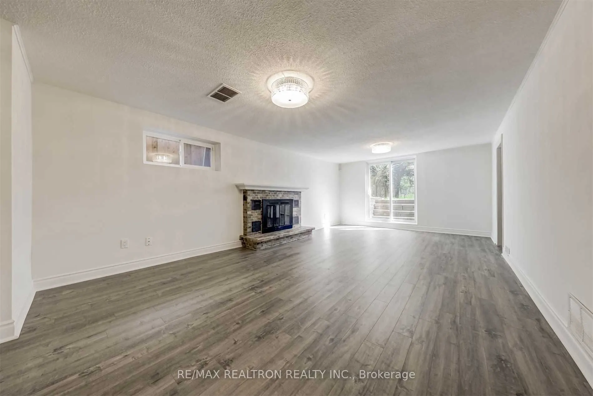 105 Fred Varley Drive