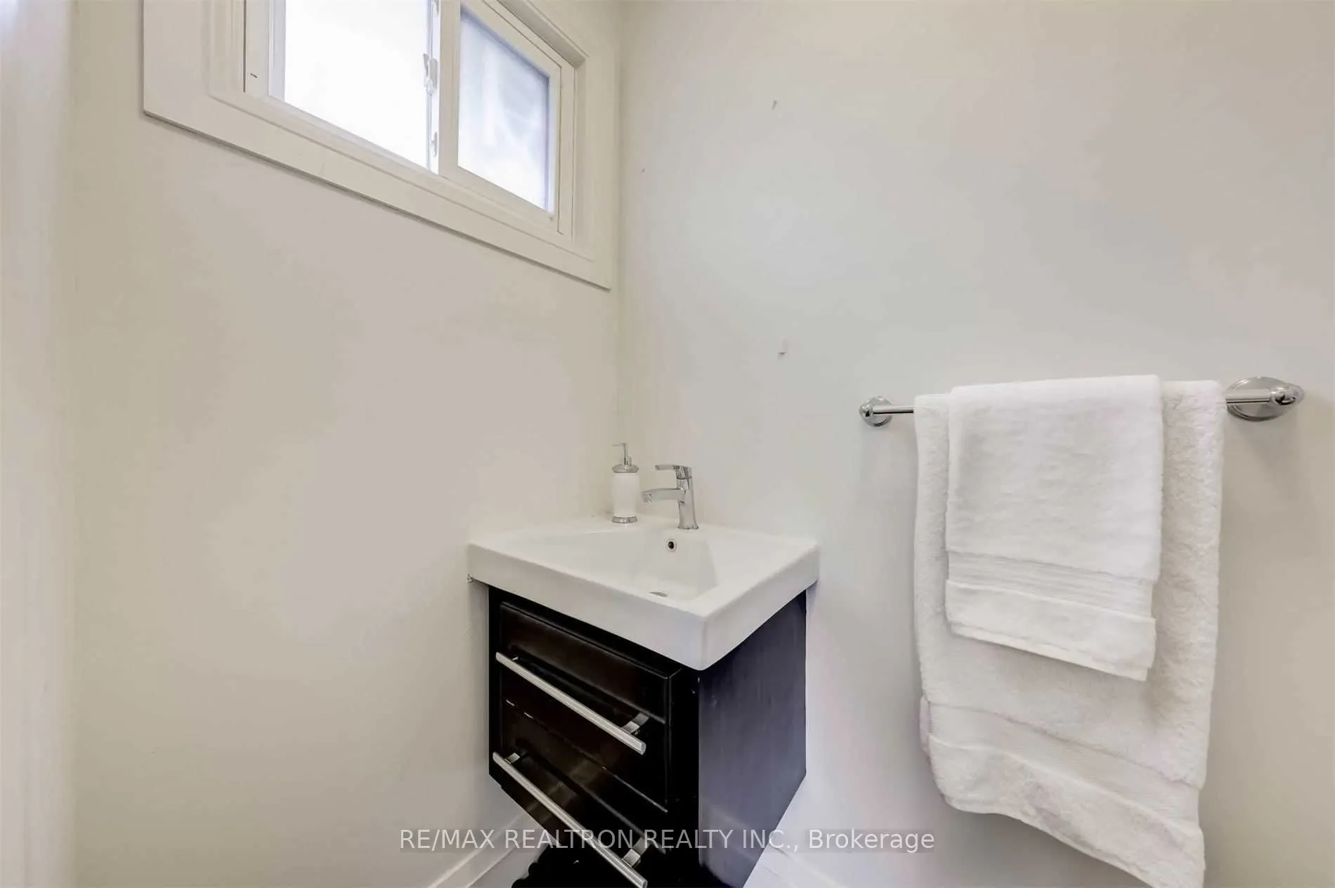 105 Fred Varley Drive