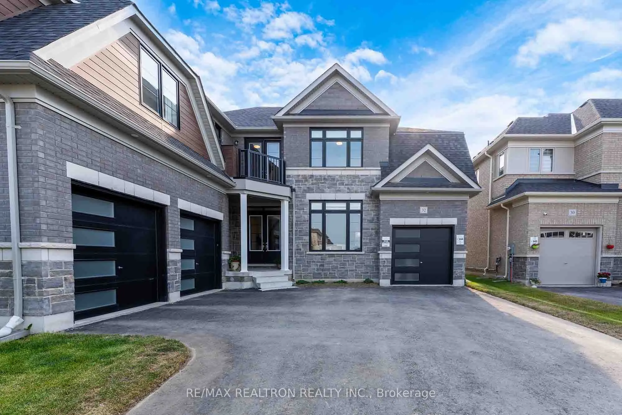 32 Bellflower Crescent