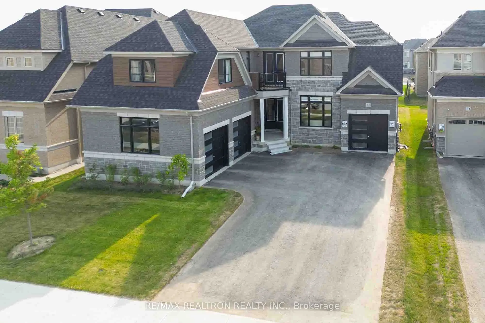 32 Bellflower Crescent