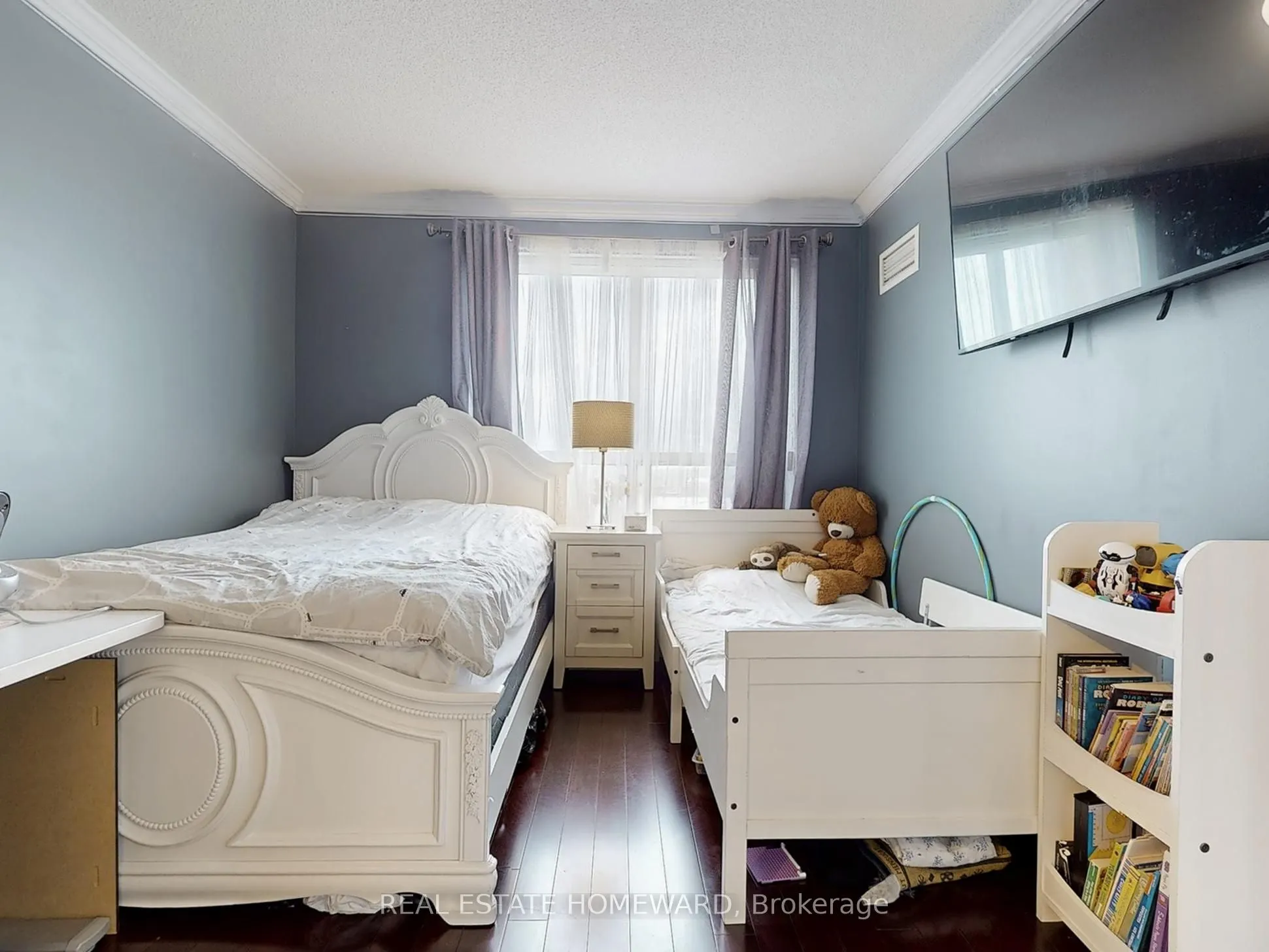 23 Oneida Crescent, #610