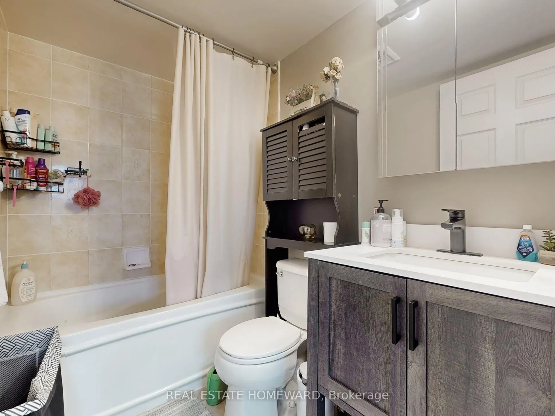 23 Oneida Crescent, #610