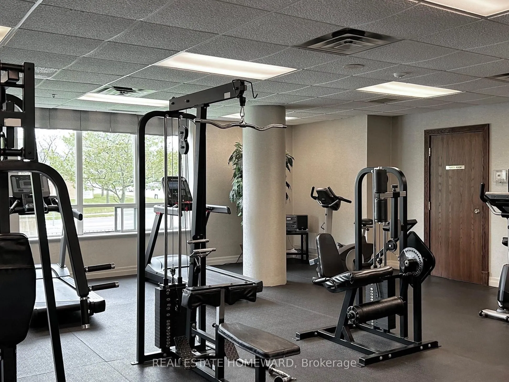 23 Oneida Crescent, #610