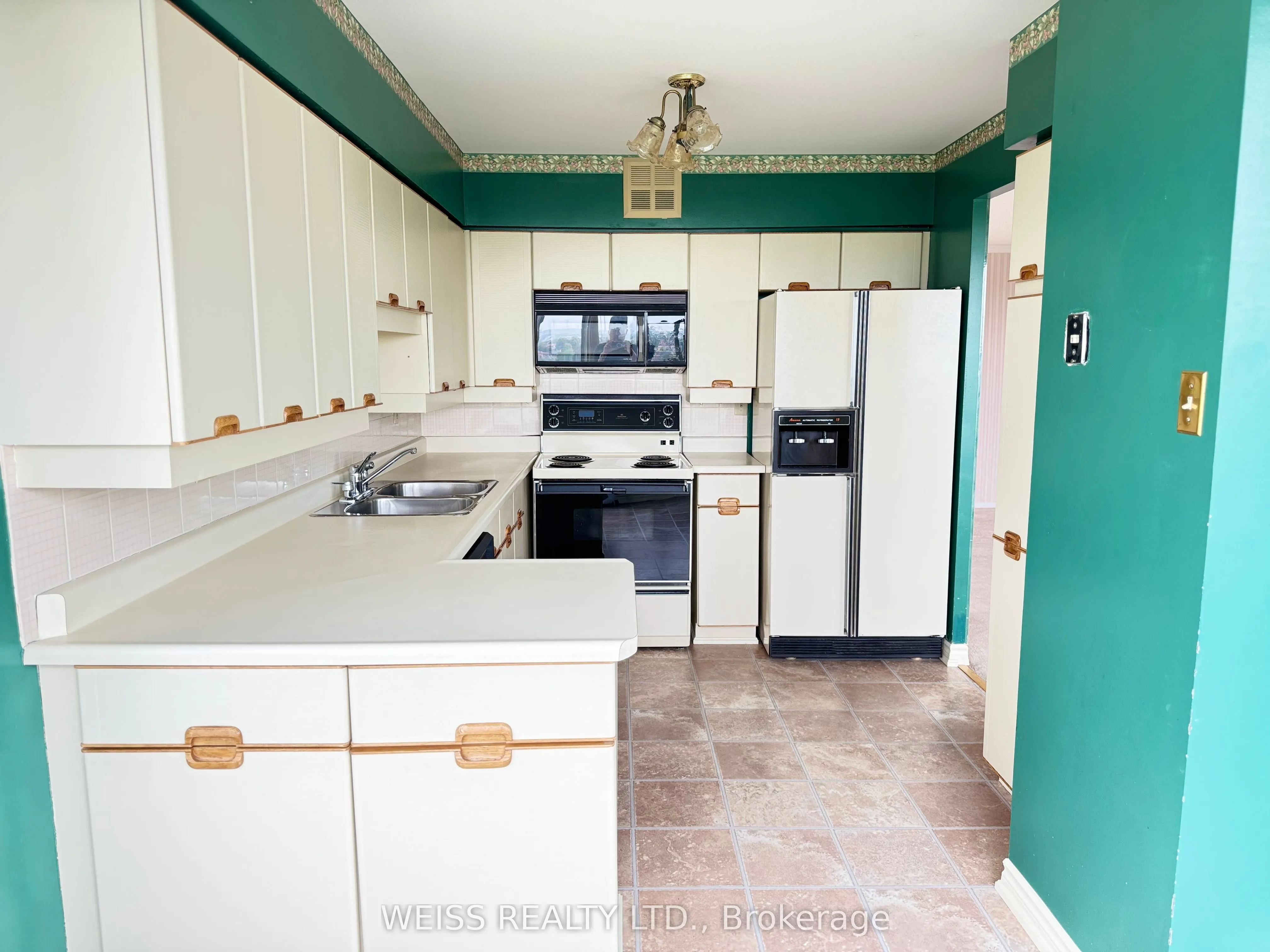 55 Austin Drive, #PH11