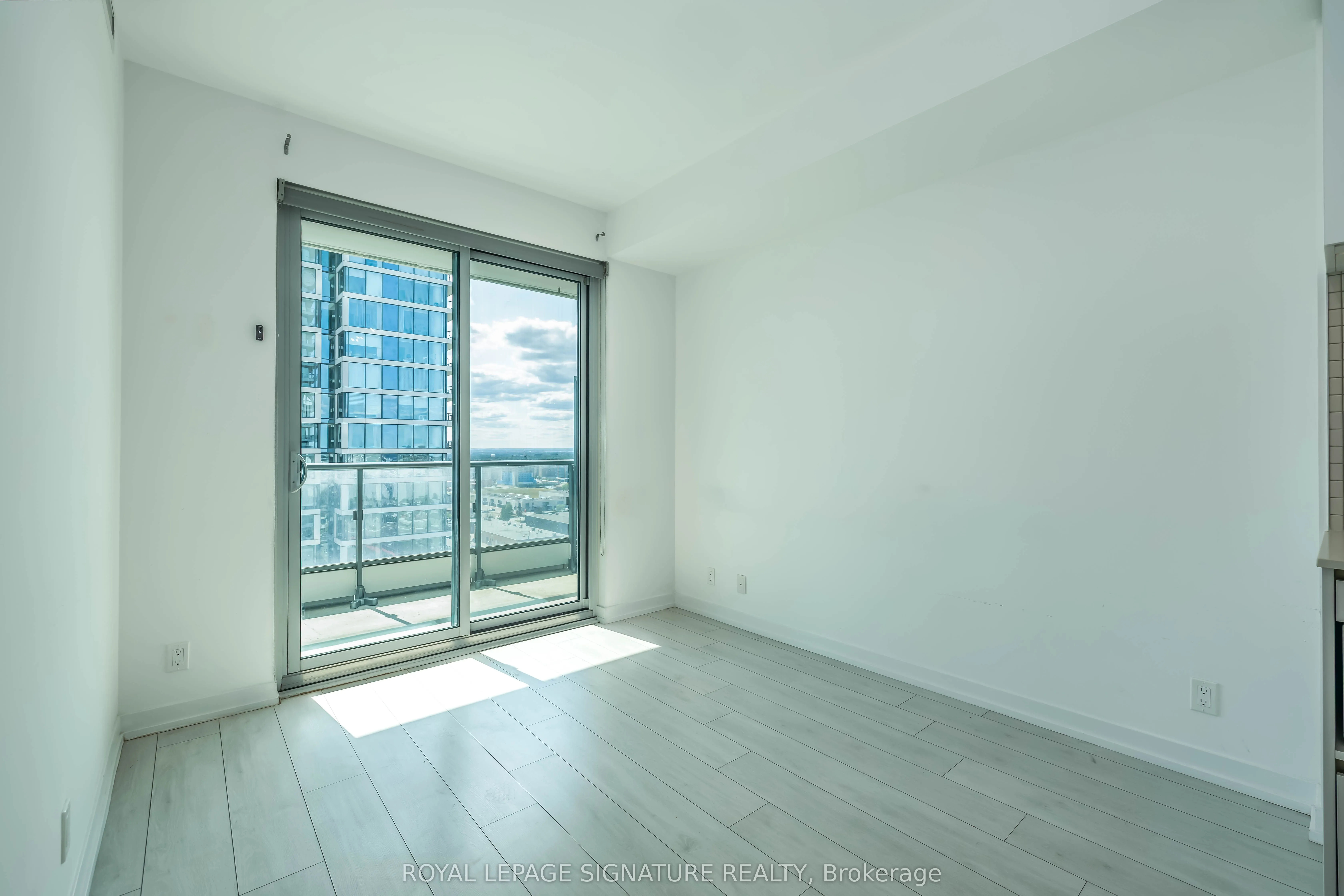 950 Portage Parkway, #1810