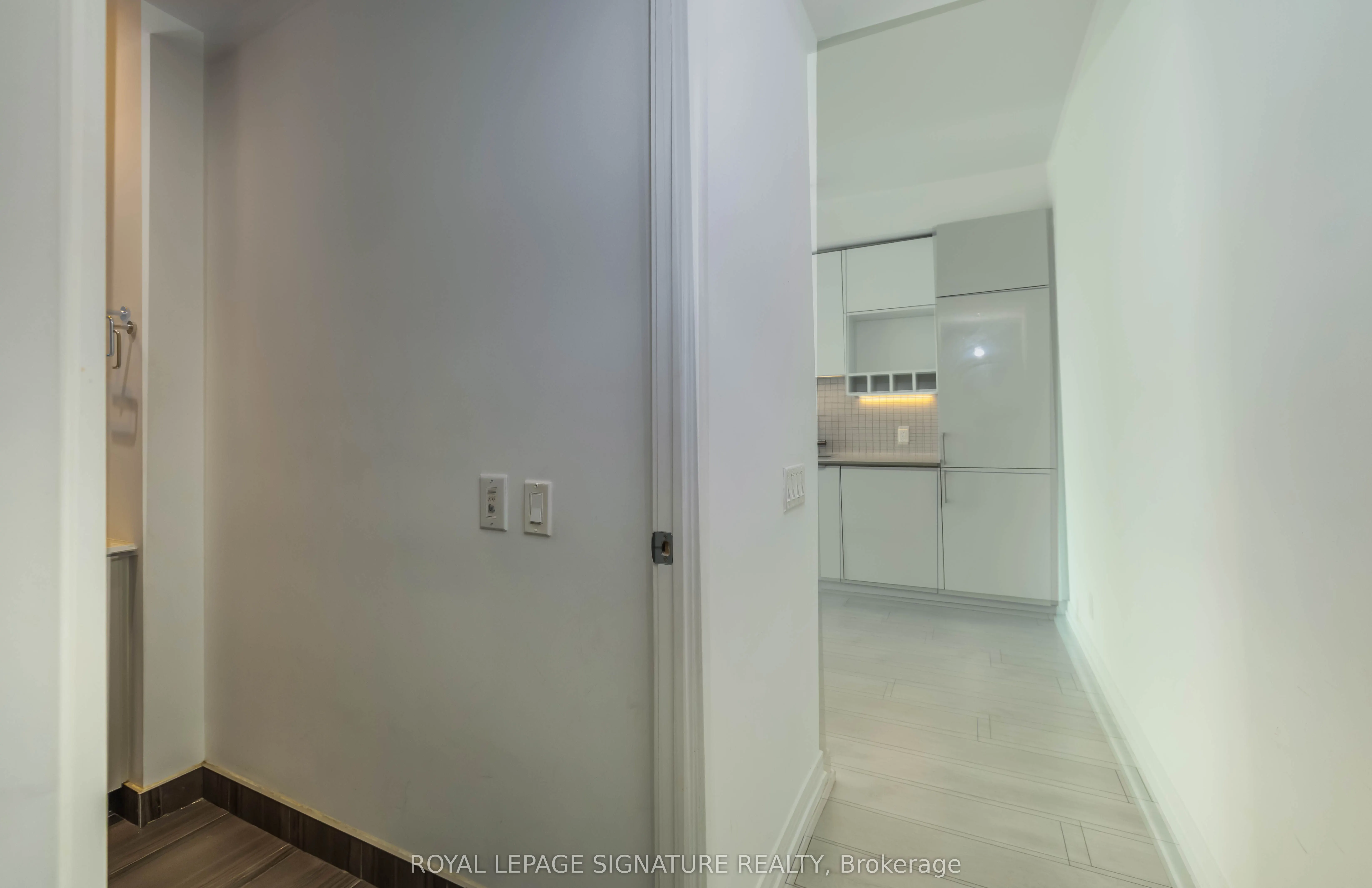 950 Portage Parkway, #1810