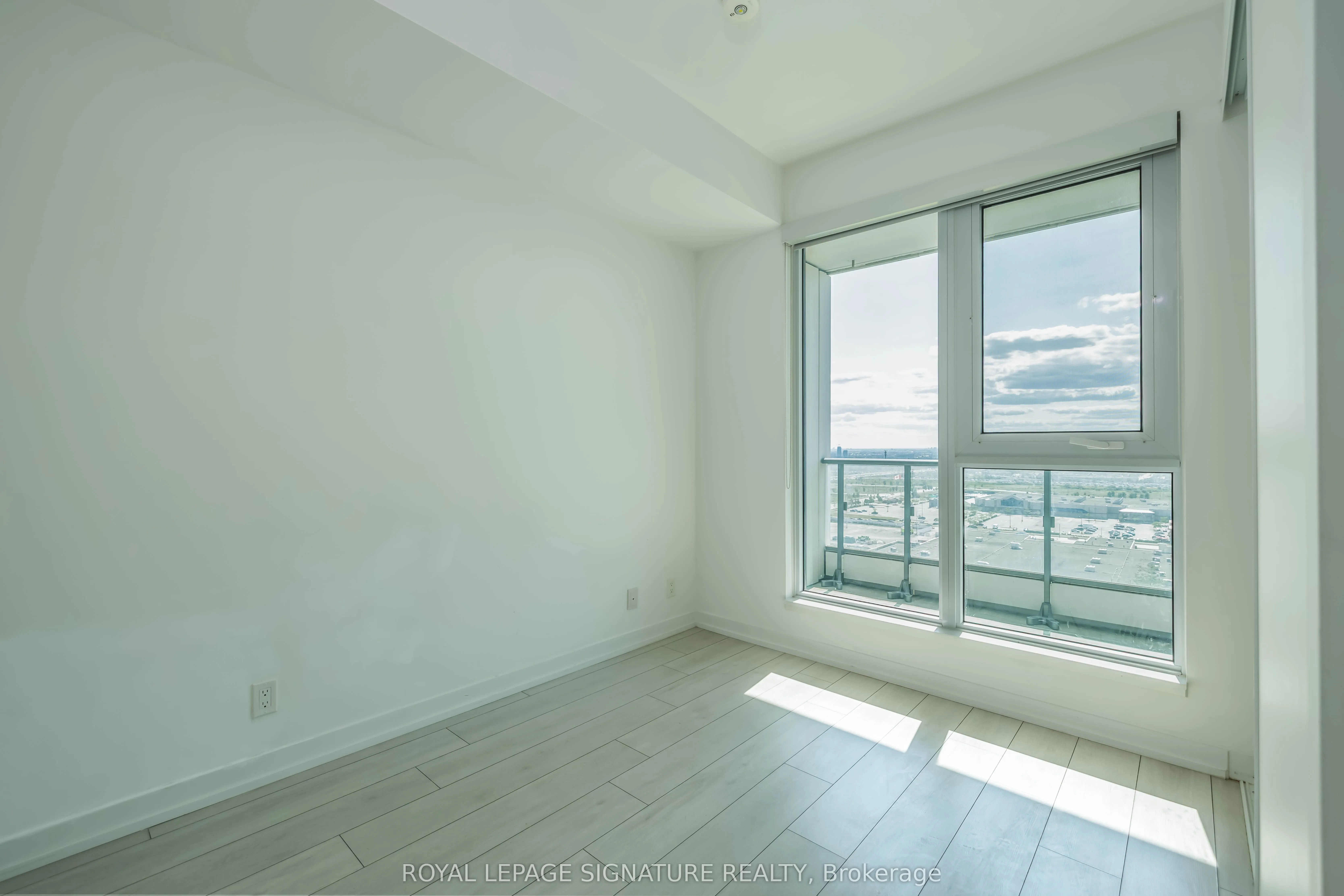 950 Portage Parkway, #1810