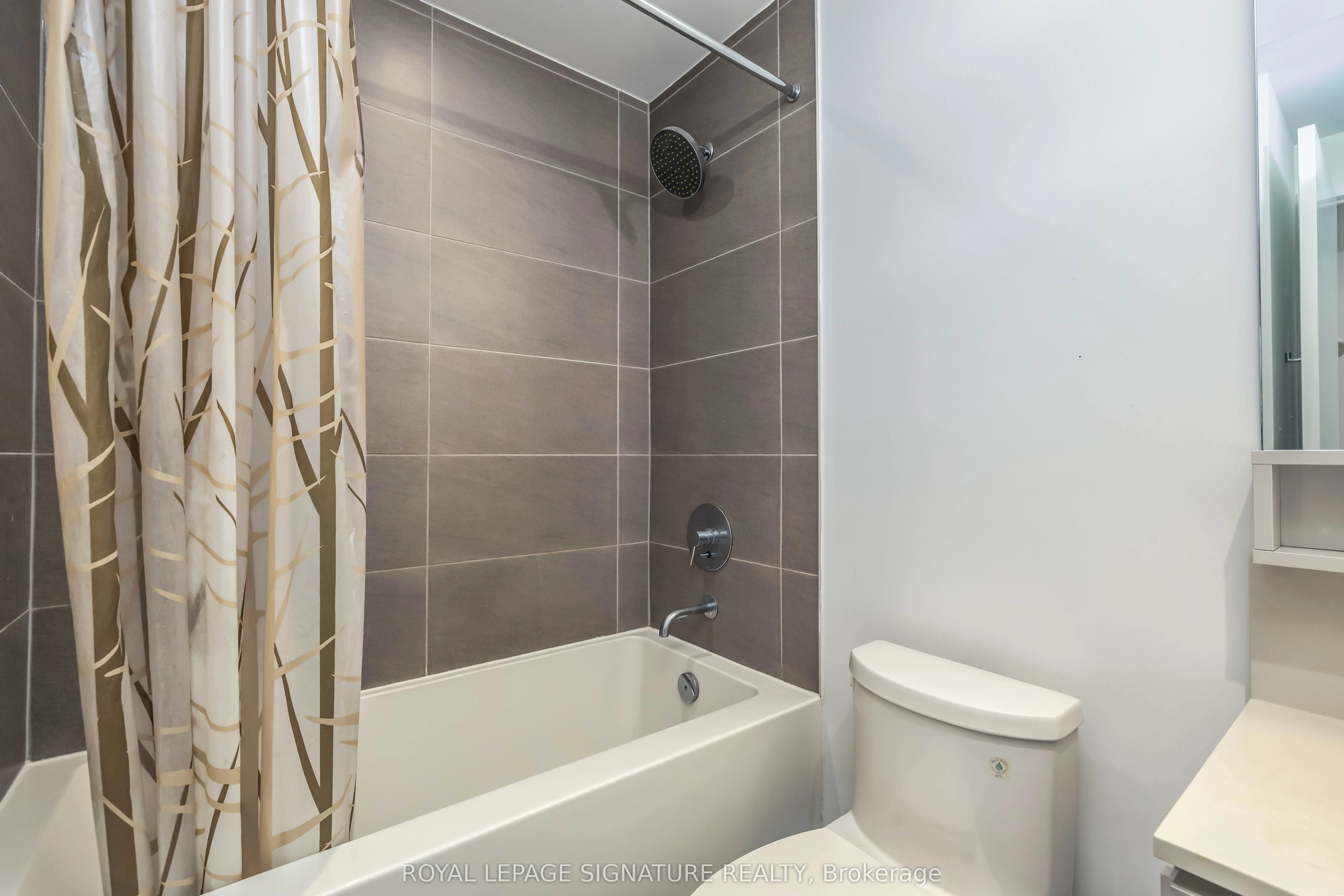 950 Portage Parkway, #1810